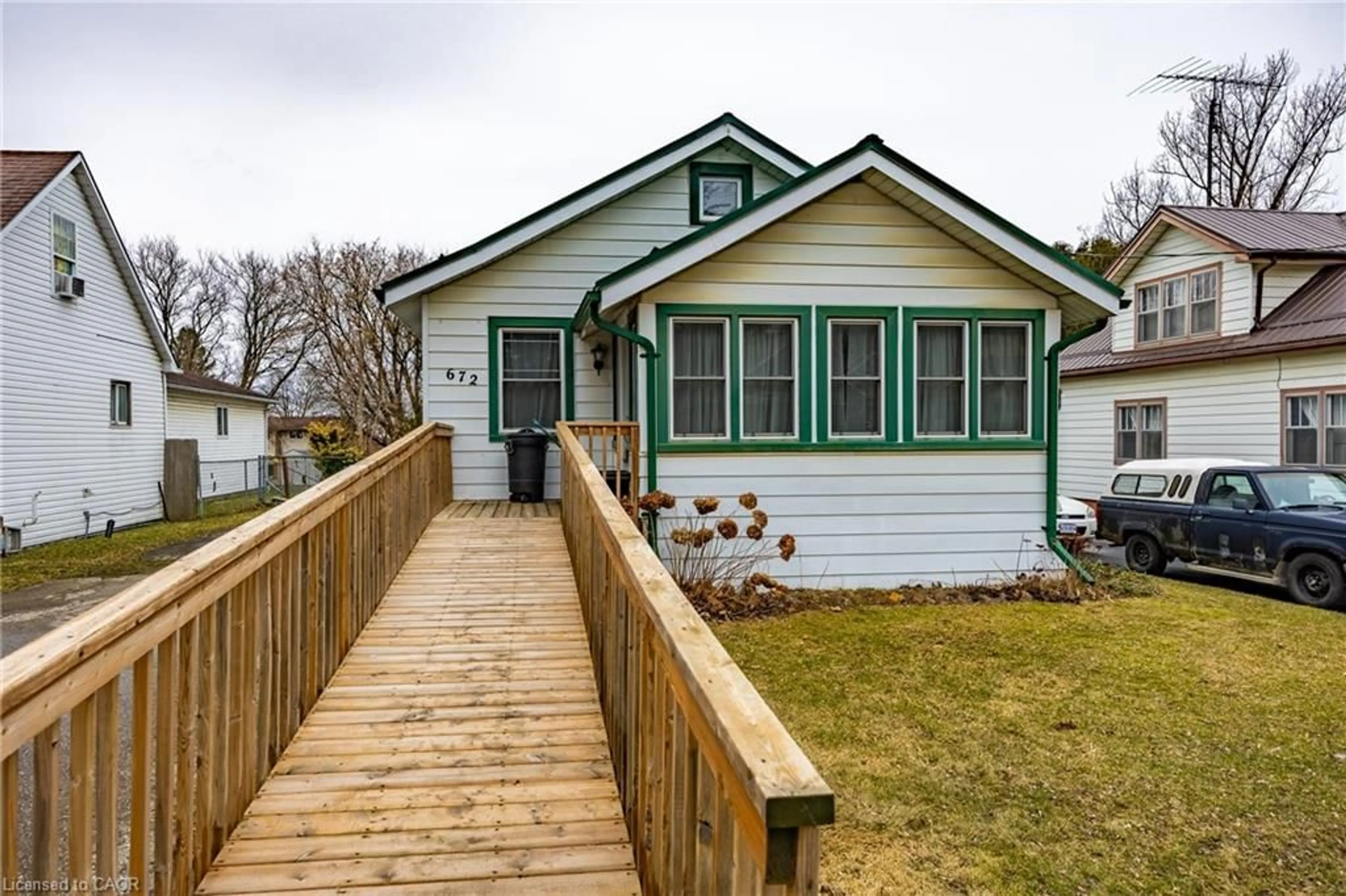 Unknown for 672 James St, Delhi Ontario N4B 2C7