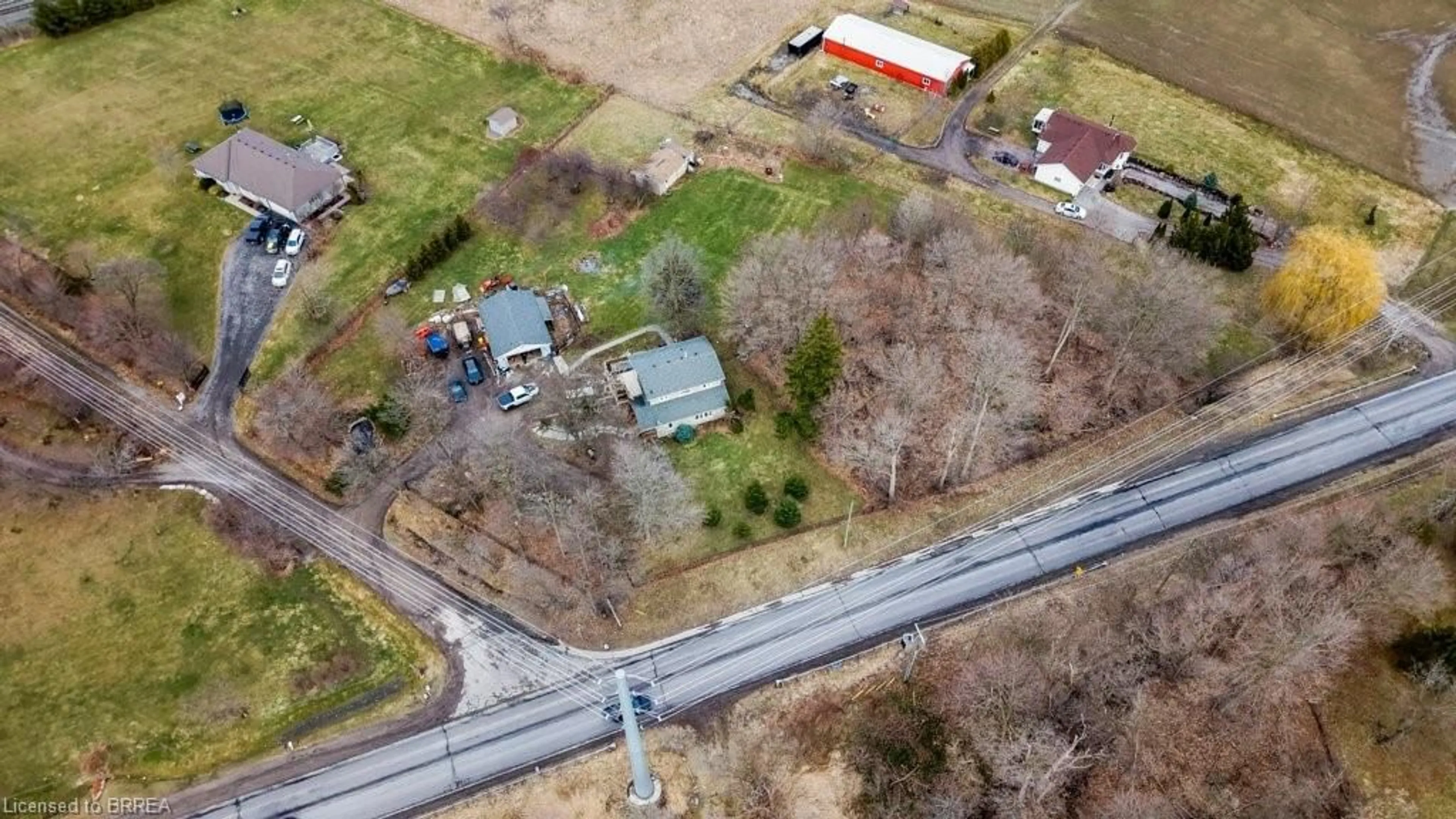 A pic from outside/outdoor area/front of a property/back of a property/a pic from drone, street for 6757 Regional 20 Rd, West Lincoln Ontario L0R 2A0