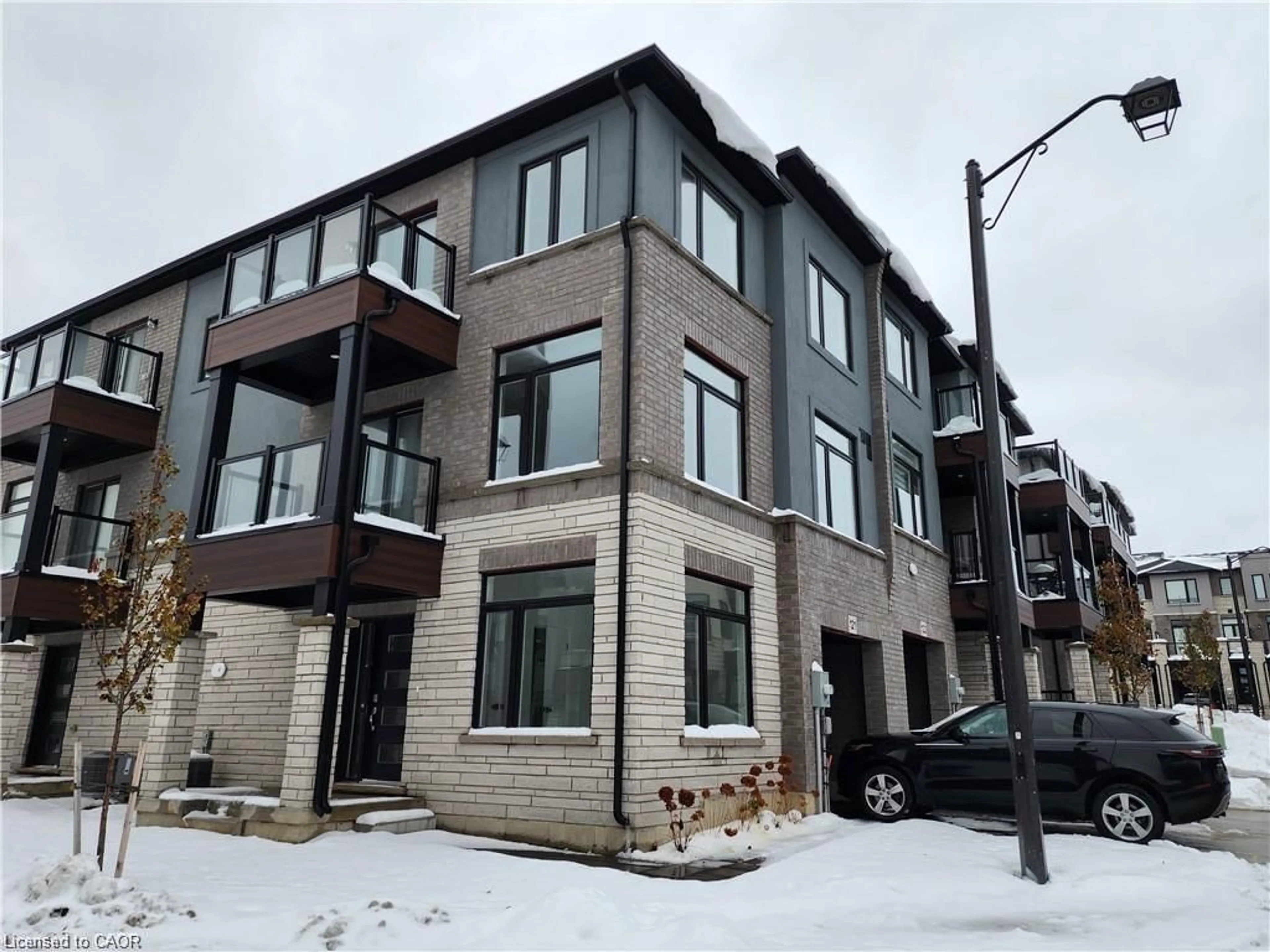 Home with brick exterior material, building for 155 Equestrian Way #121, Cambridge Ontario N3E 0E8