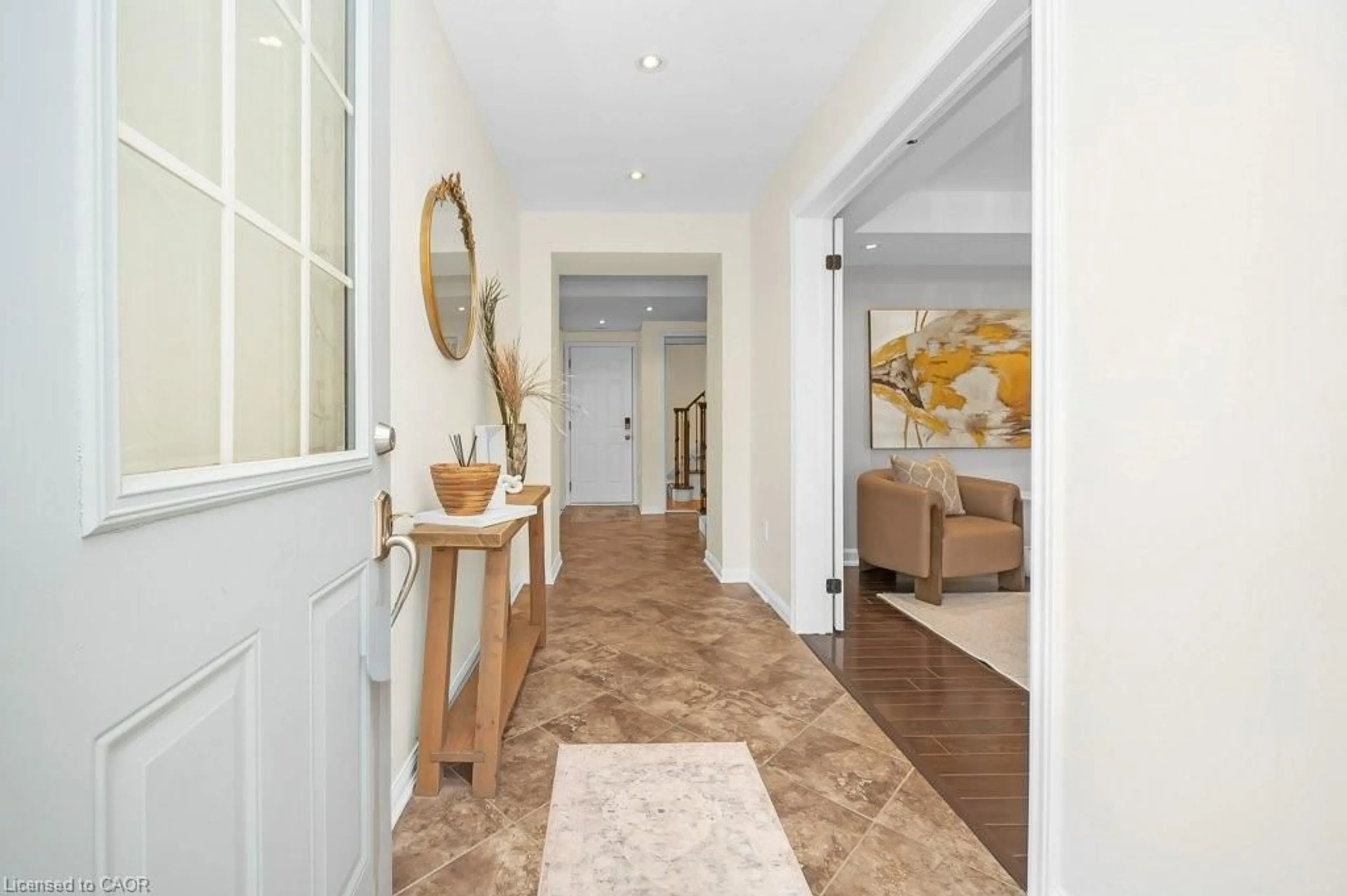 Indoor entryway for 3140 Edgar Ave, Burlington Ontario L7M 0A7