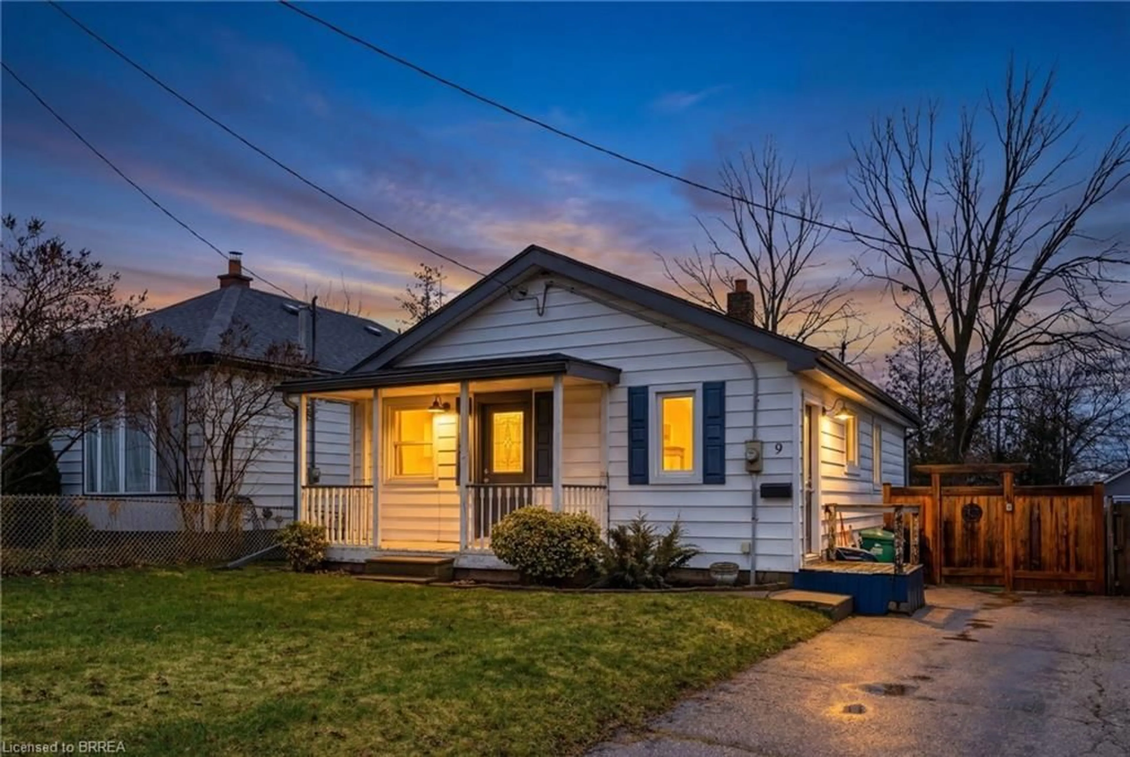 Unknown for 9 Mercer Rd, Cambridge Ontario N1R 5A6