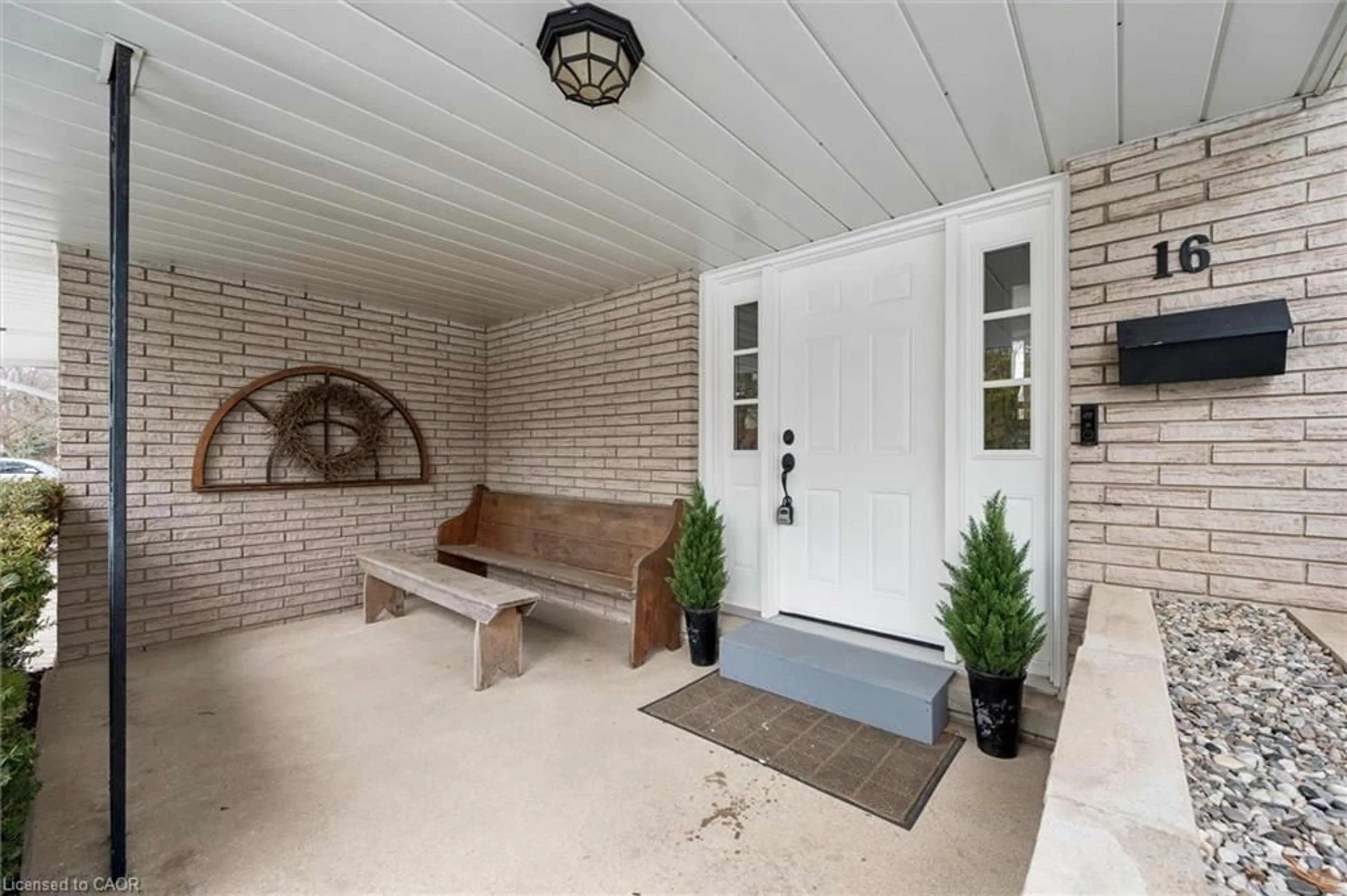 Indoor entryway for 16 Colborn St St, Guelph Ontario N1G 2M5