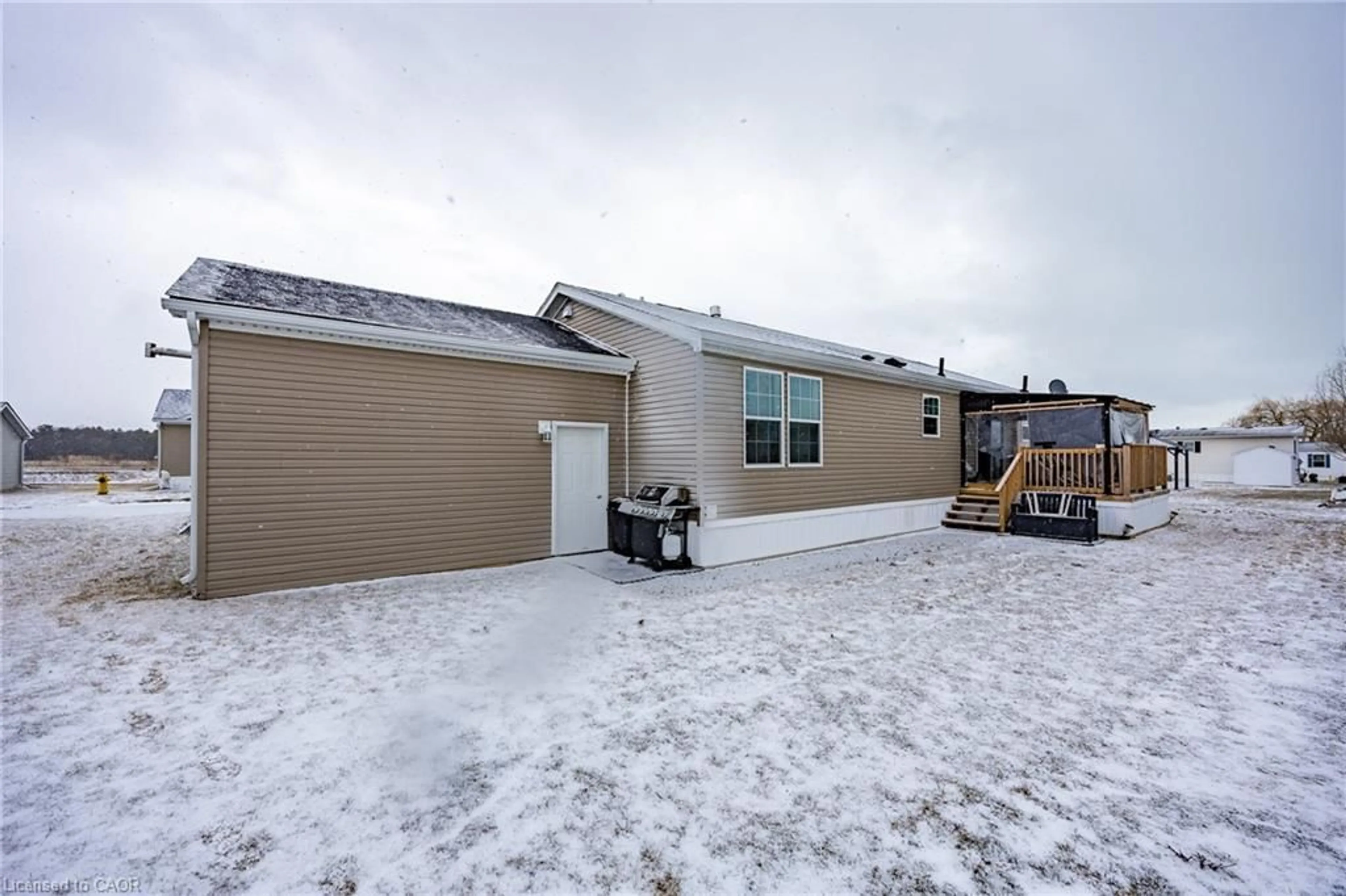 Patio, unknown for 11 Hickory Hollow, Nanticoke Ontario N0A 1P0