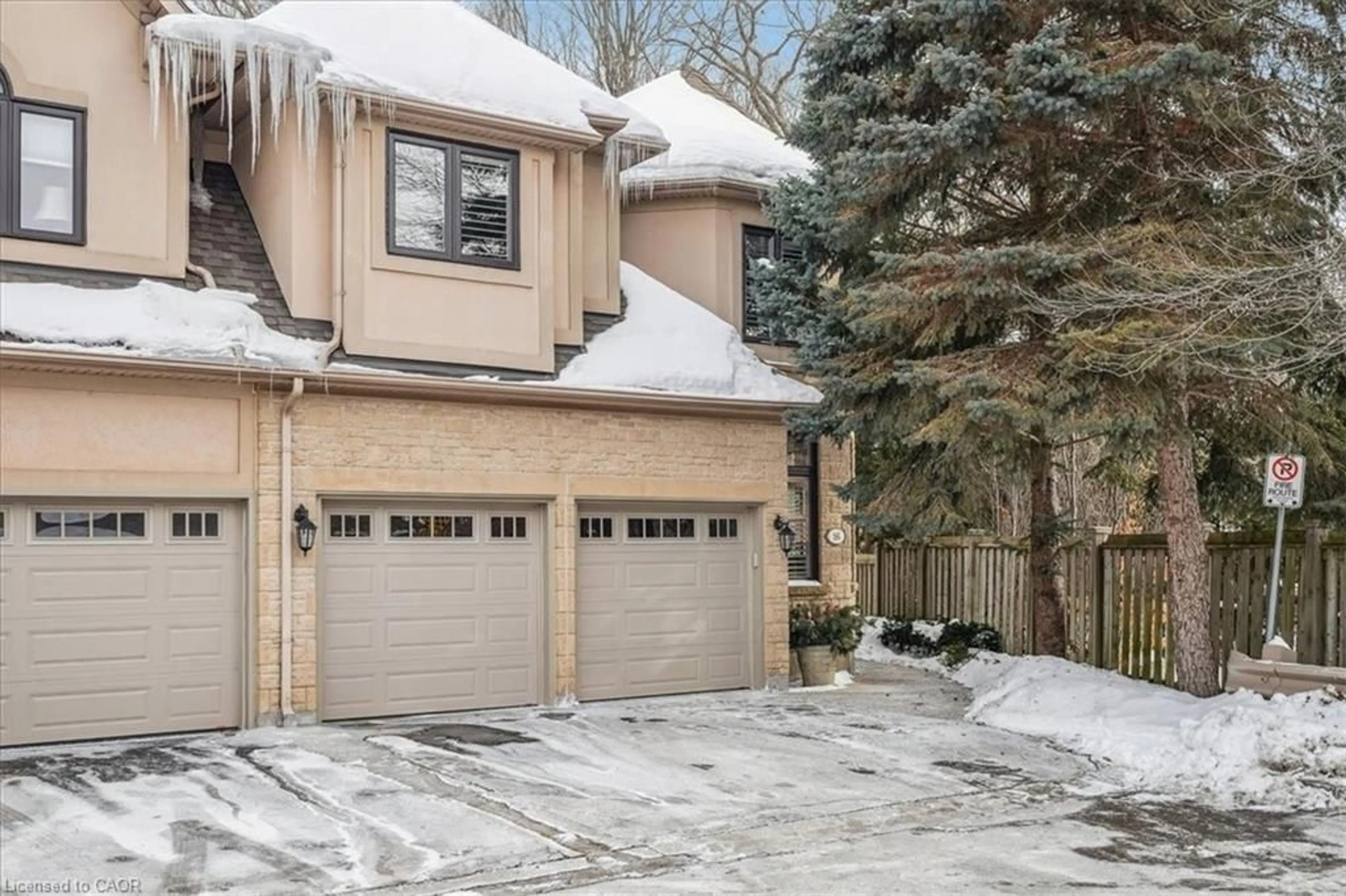 Unknown for 2303 Hill Ridge Crt #16, Oakville Ontario L6M 3N3