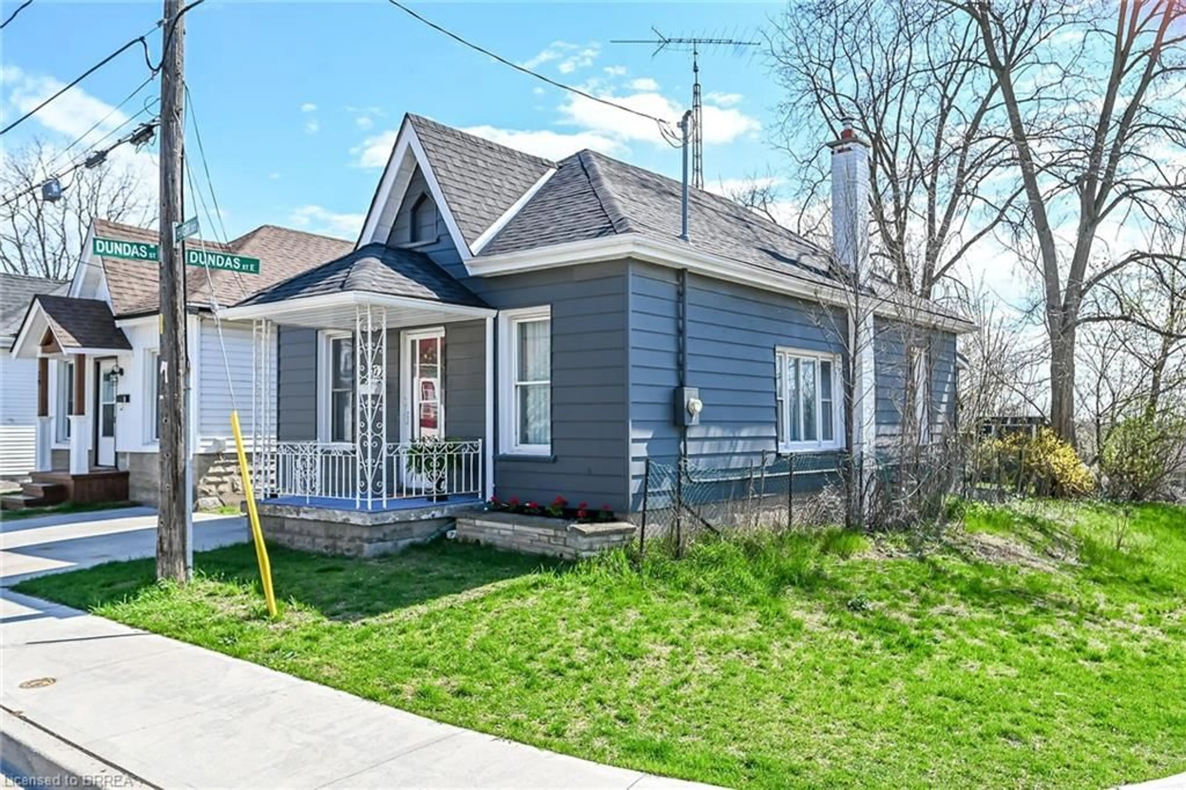 Unknown for 27 High St, Brantford Ontario N3R 3Y3