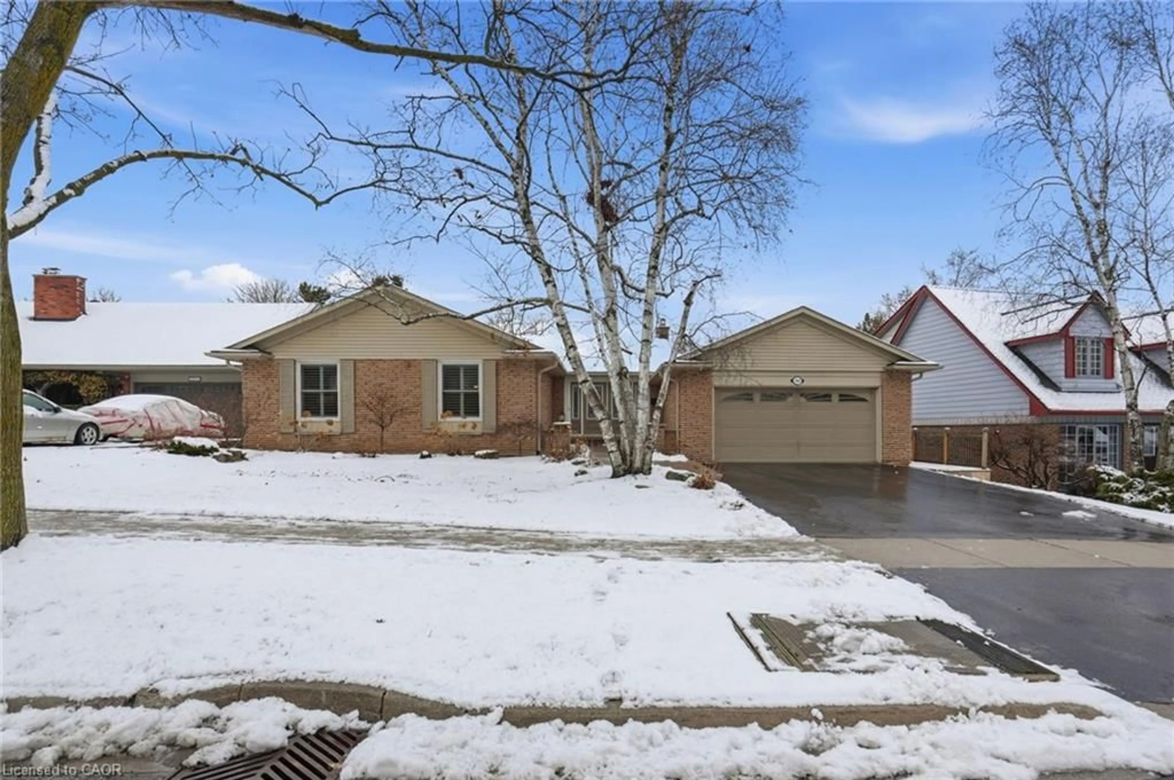 Home with brick exterior material, street for 1995 Kerns Rd, Burlington Ontario L7P 3J2