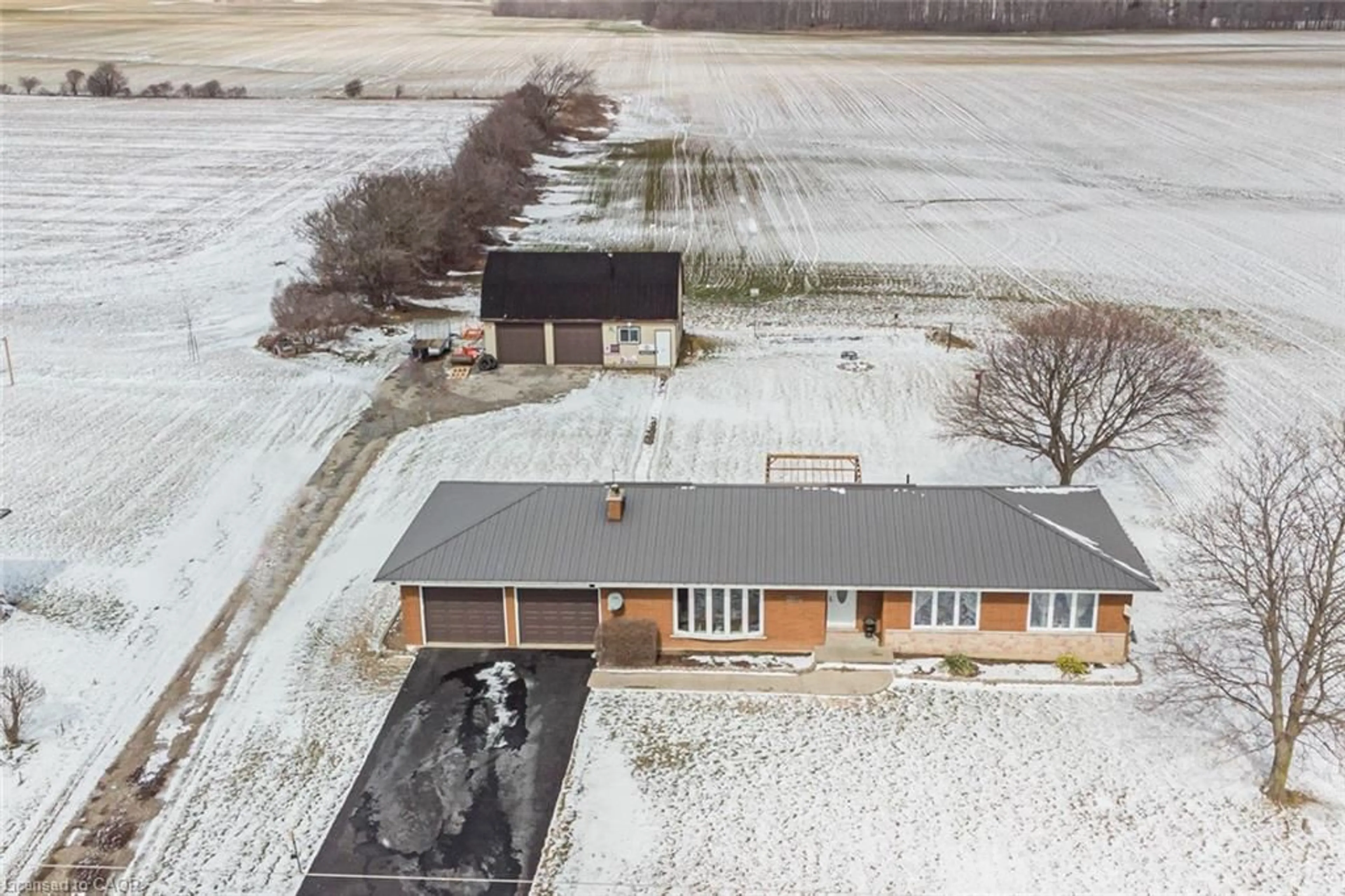 A pic from outside/outdoor area/front of a property/back of a property/a pic from drone, building for 3271 Rainham Rd, Haldimand Ontario N0A 1L0