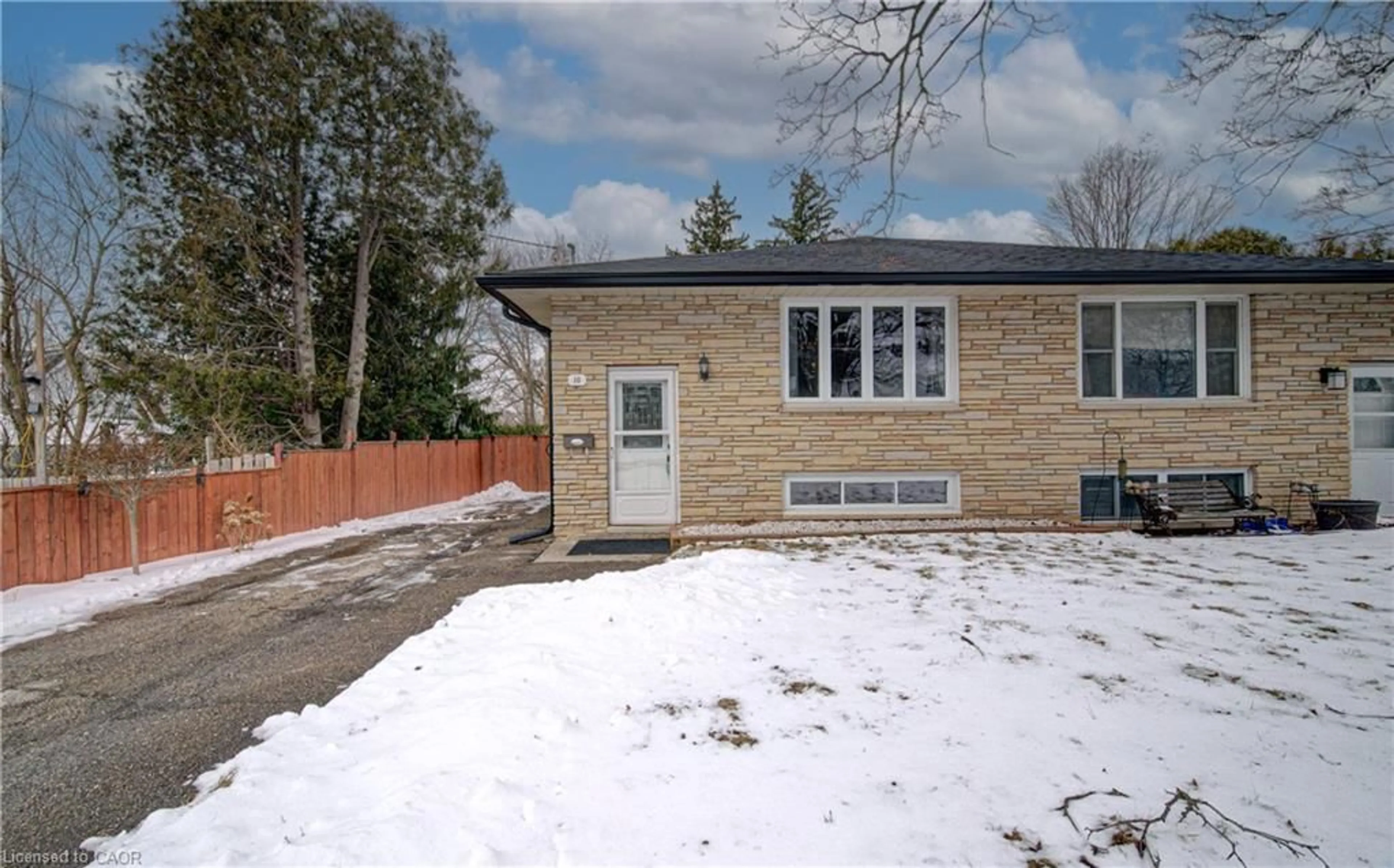 Unknown for 10 South St, Cambridge Ontario N1R 2N5