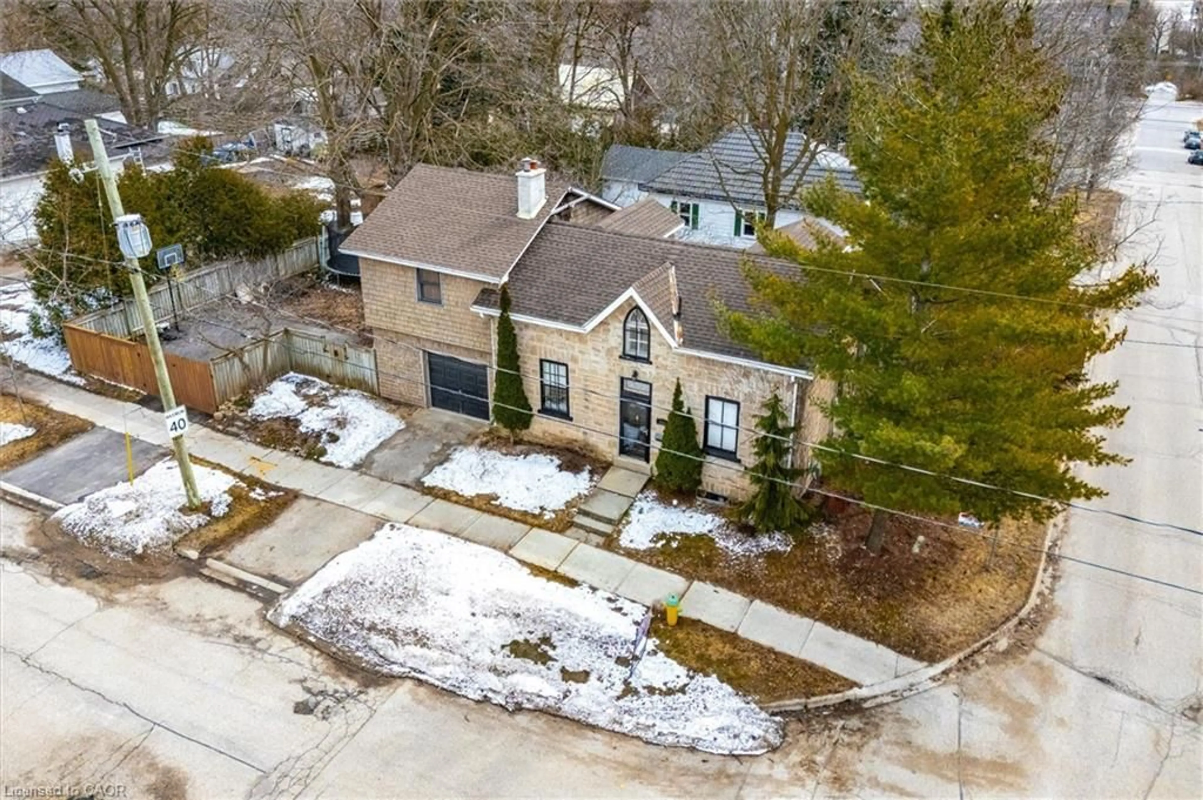 A pic from outside/outdoor area/front of a property/back of a property/a pic from drone, street for 200 St George St, Fergus Ontario N1M 1K4