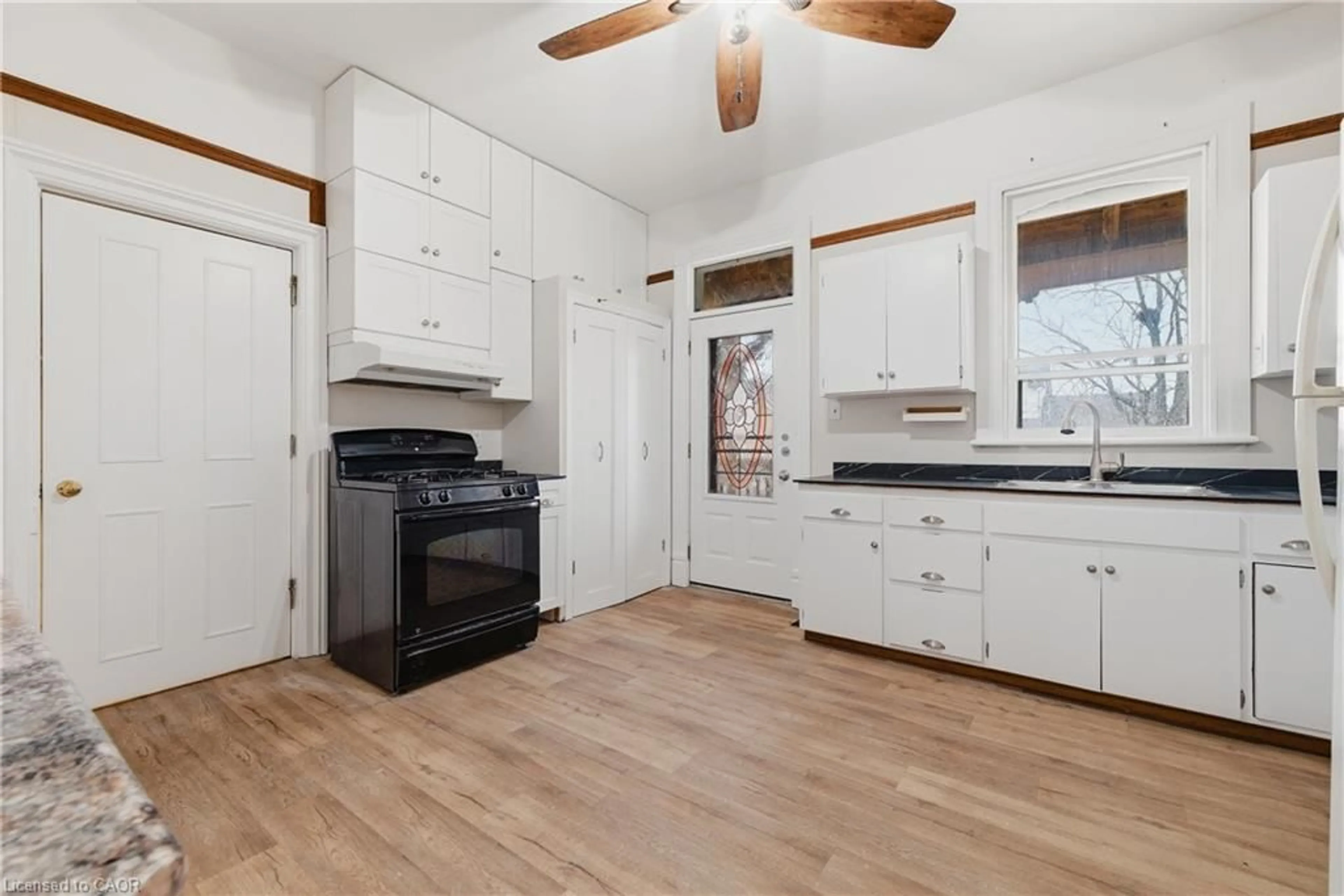 Open concept kitchen, unknown for 19 Adam St, Seaforth Ontario N0K 1W0