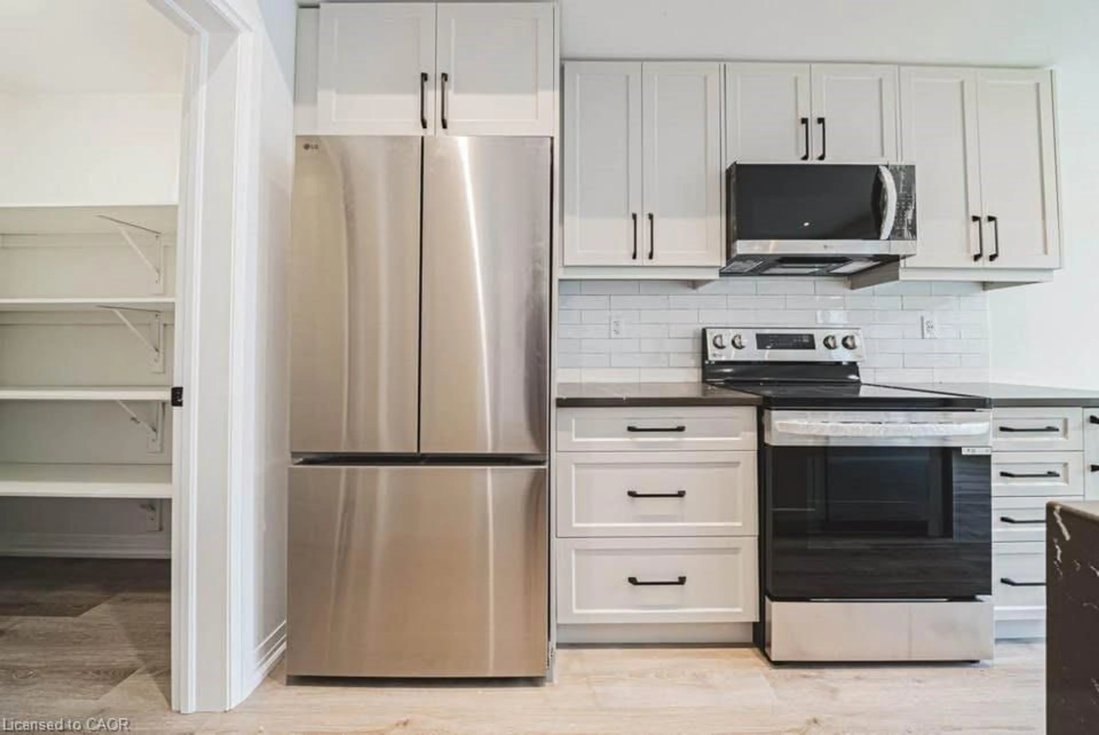 Standard kitchen, wood/laminate floor for 155 Equestrian Way #131, Cambridge Ontario N3E 0E8