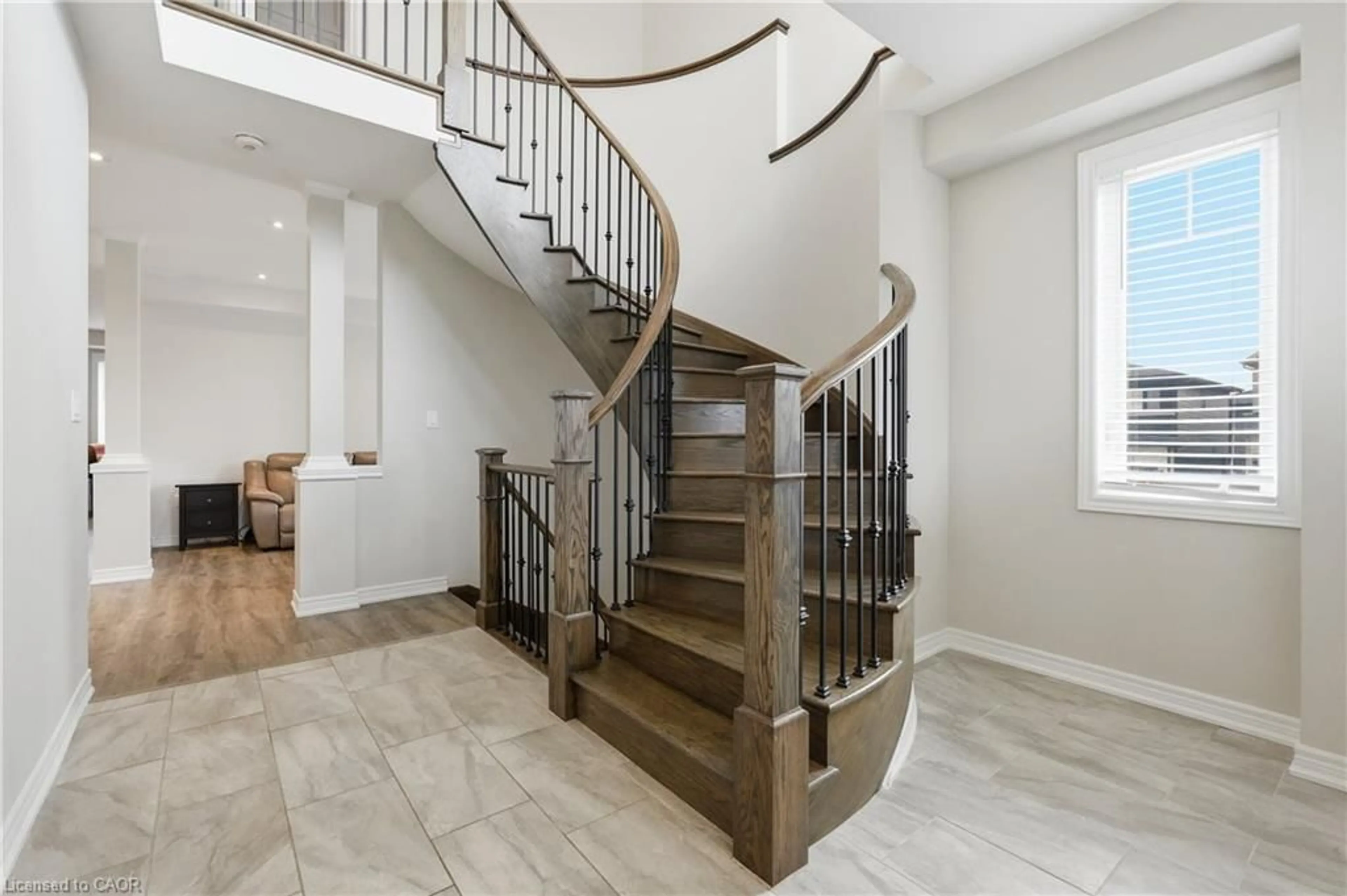 Stairs for 4025 Highland Park Dr, Beamsville Ontario L3J 0S9