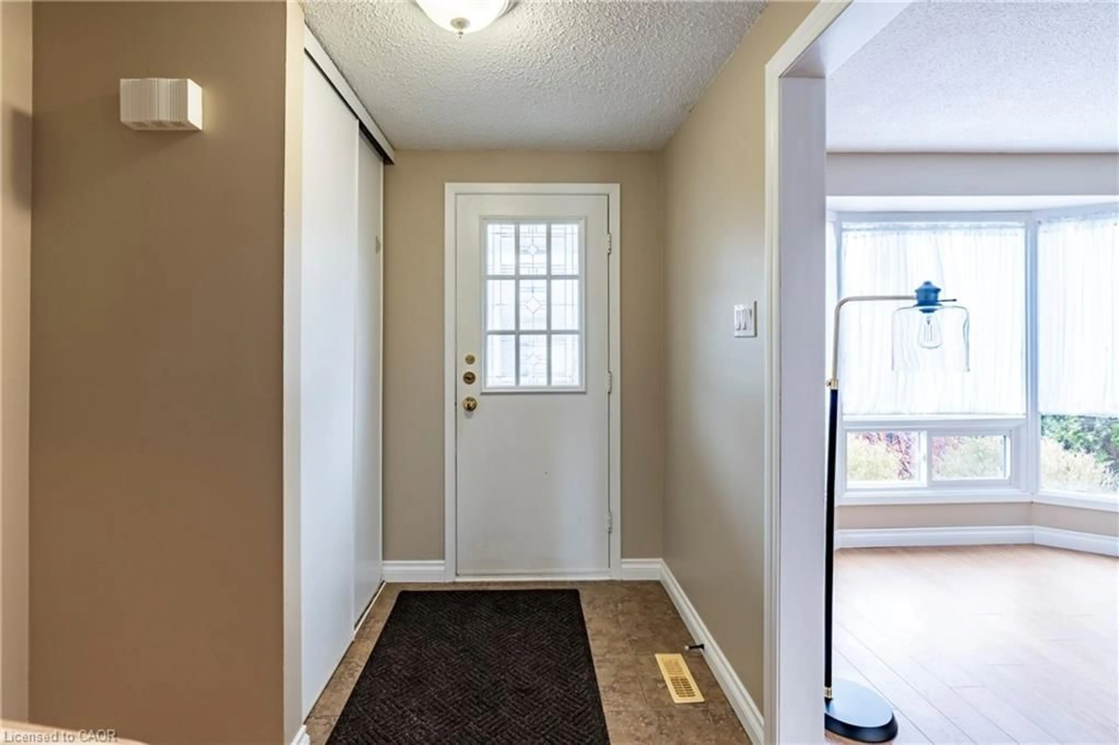 Indoor entryway for 89 Rolling Meadows Dr, Kitchener Ontario N2N 1T4