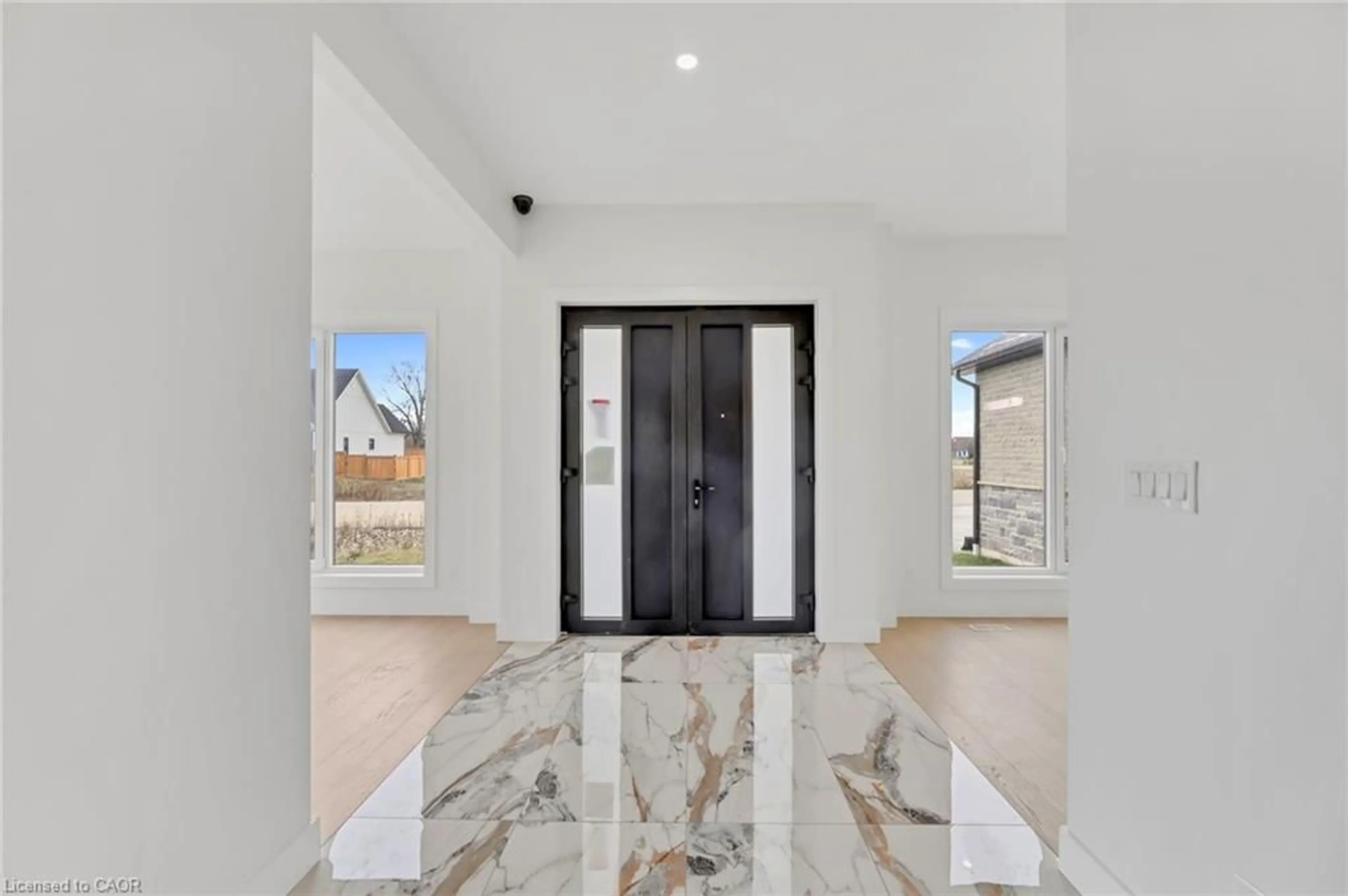 Indoor foyer for 1 James St, Melbourne Ontario N0L 1T0