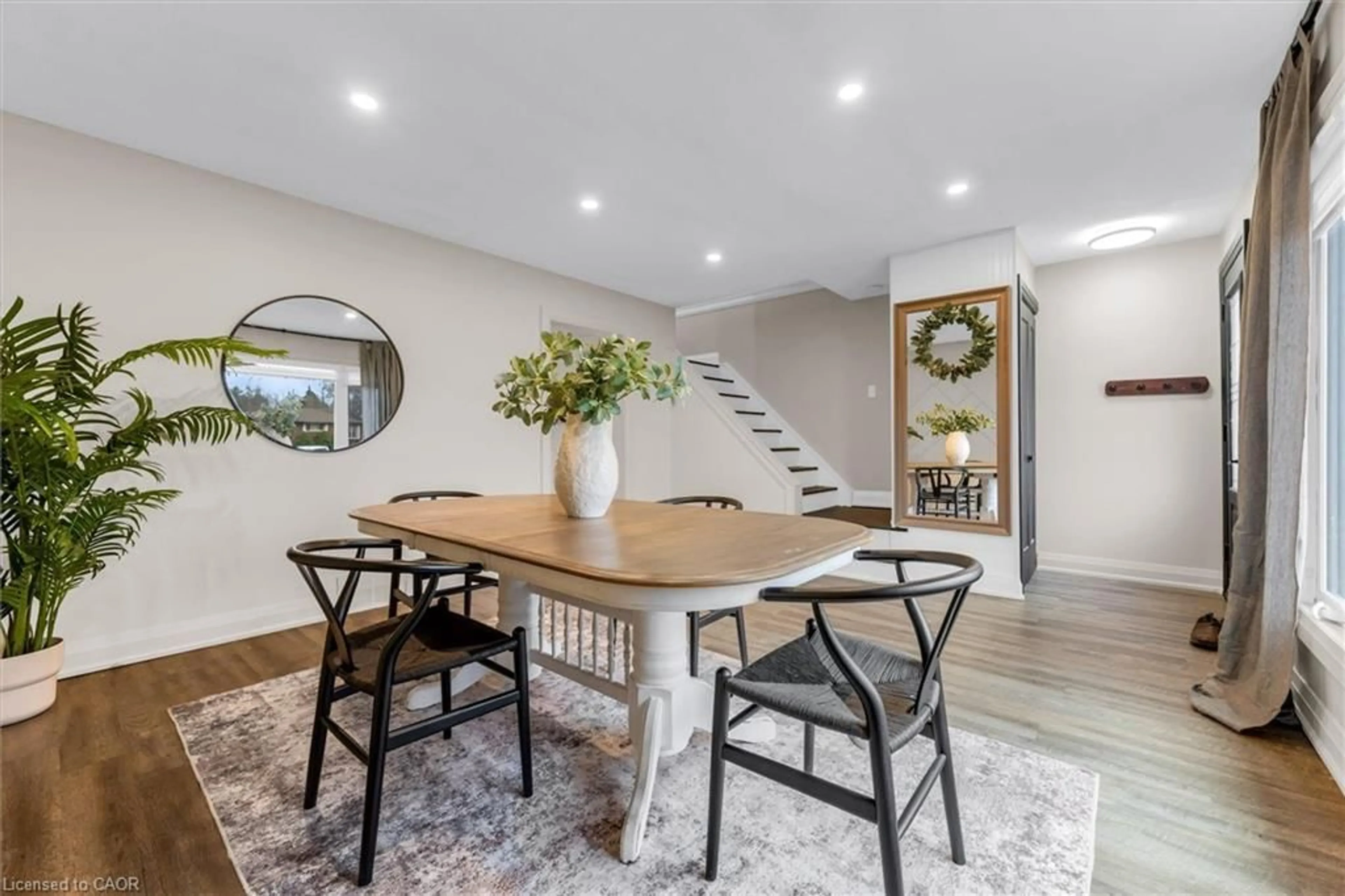 Dining room, unknown for 18 Bentley Pl, Hamilton Ontario L9C 2R4