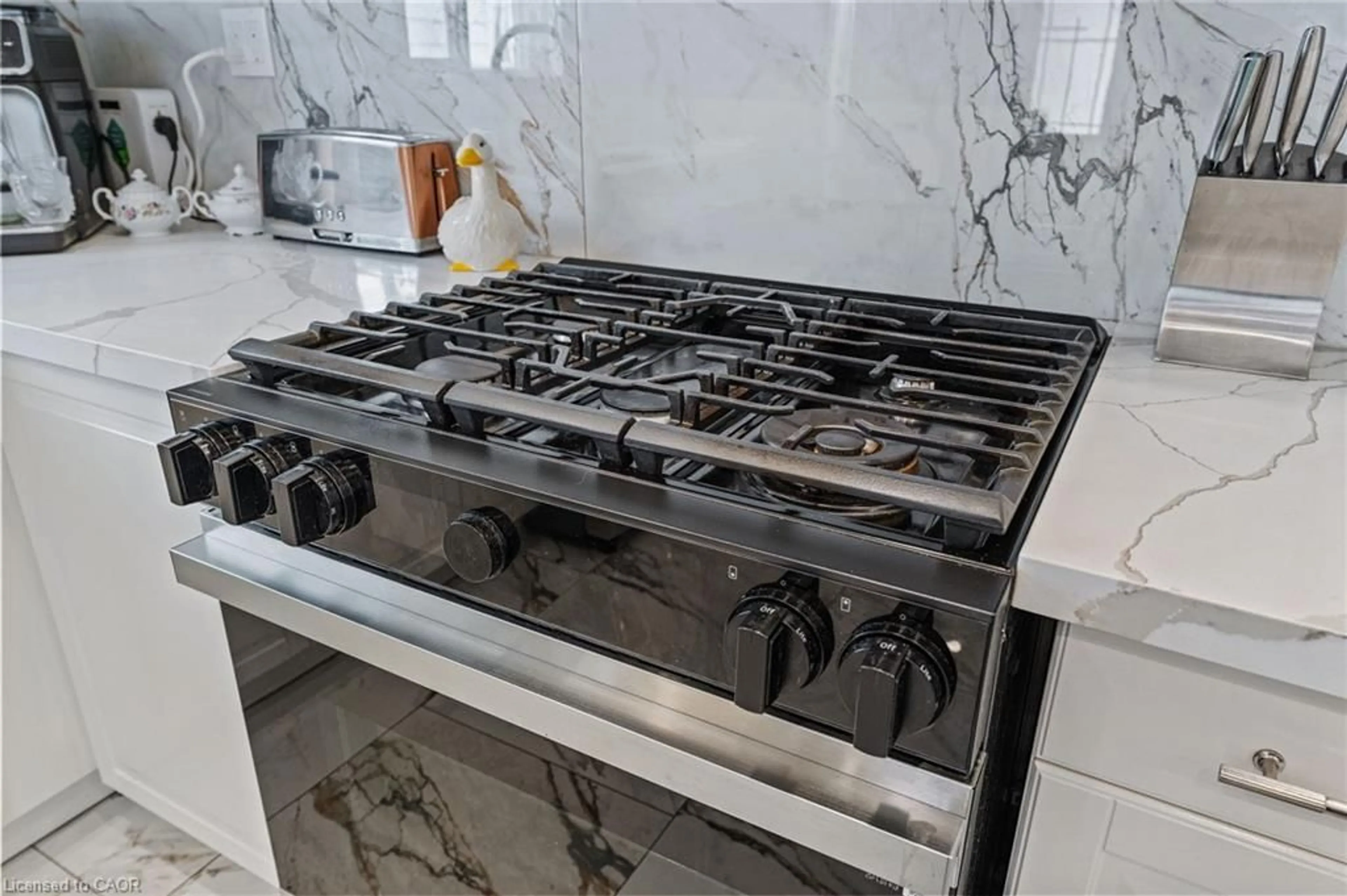 Contemporary kitchen, ceramic/tile floor for 4456 Sixth Ave, Niagara Falls Ontario L2E 4T1