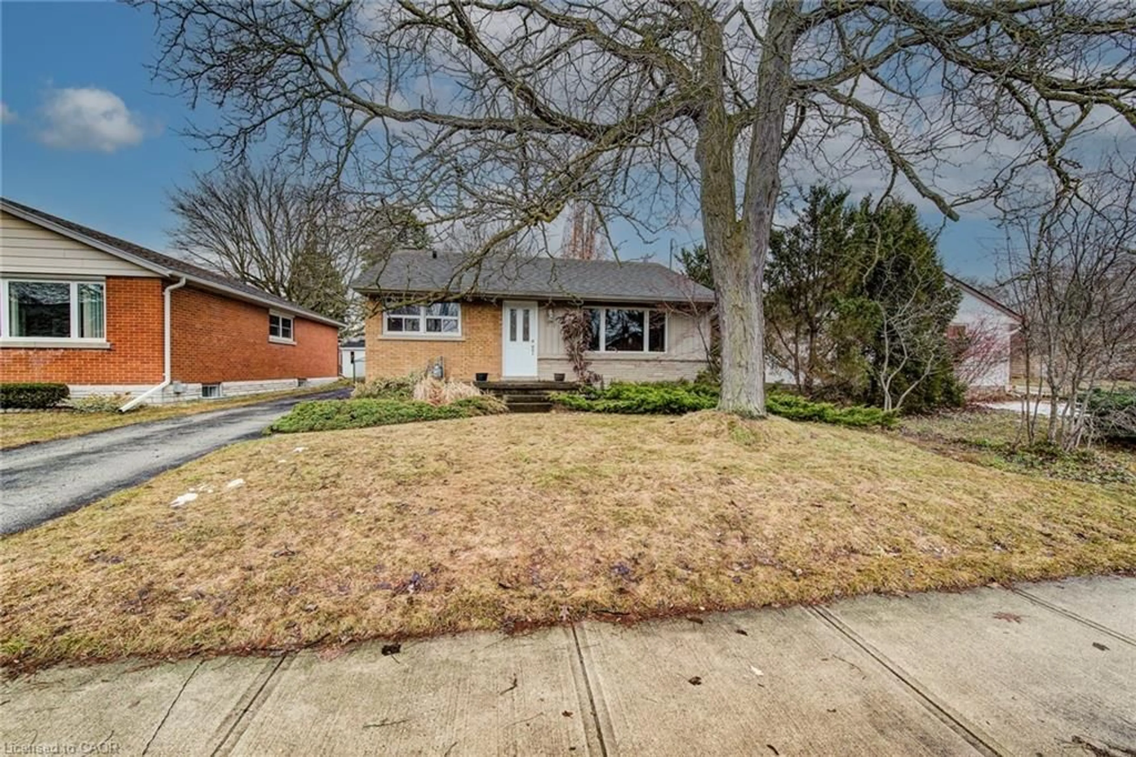 Unknown for 25 Dietz Ave, Waterloo Ontario N2L 2J7