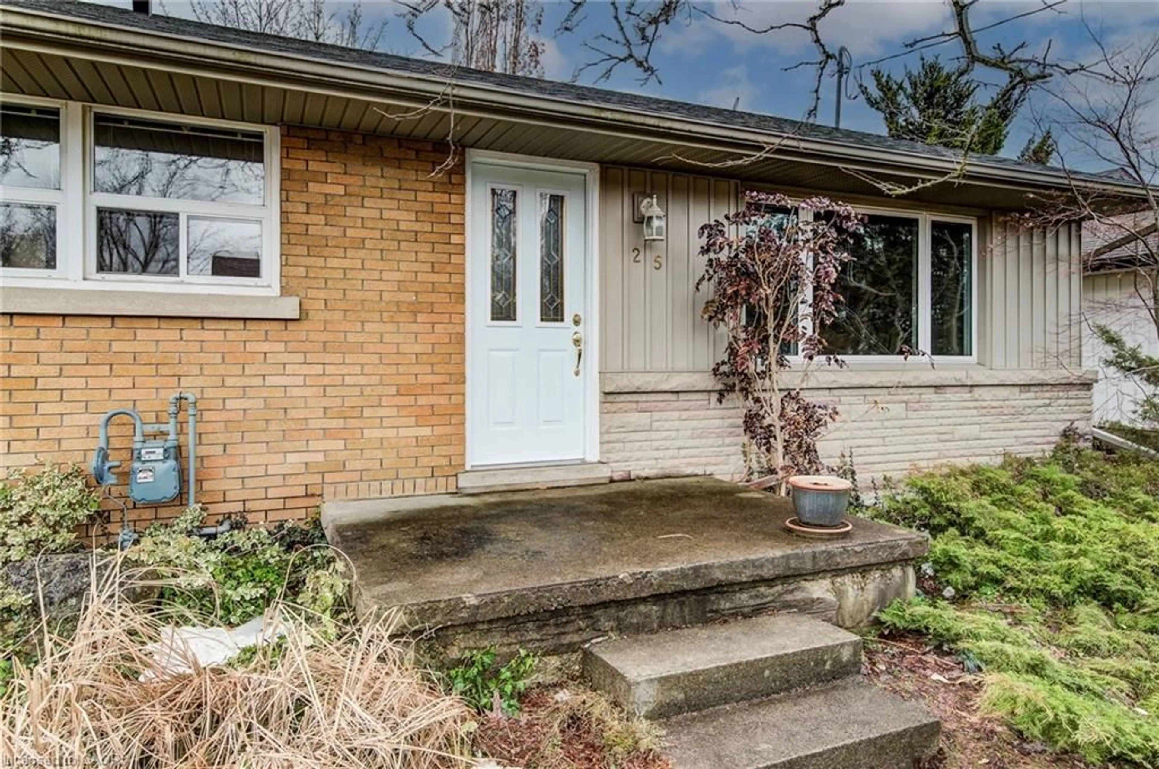 Home with brick exterior material, street for 25 Dietz Ave, Waterloo Ontario N2L 2J7