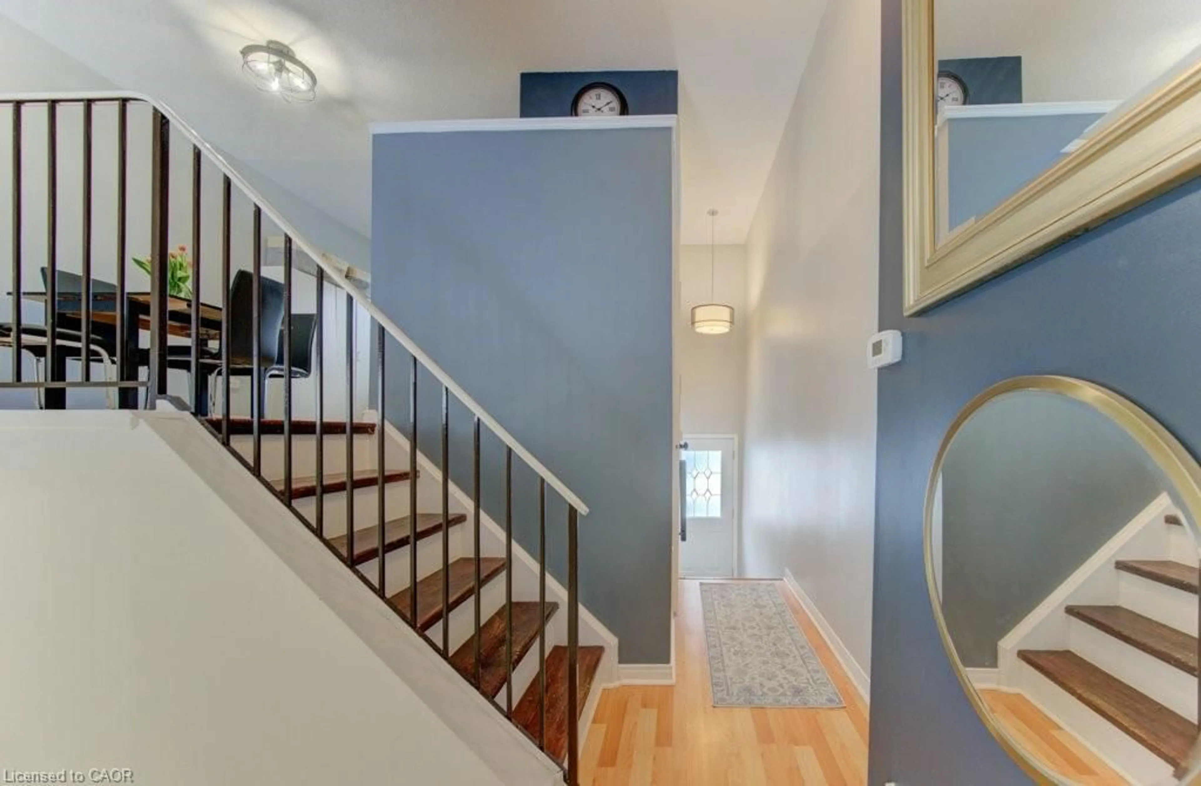 Indoor entryway for 589 Beechwood Dr #48, Waterloo Ontario N2T 2K9