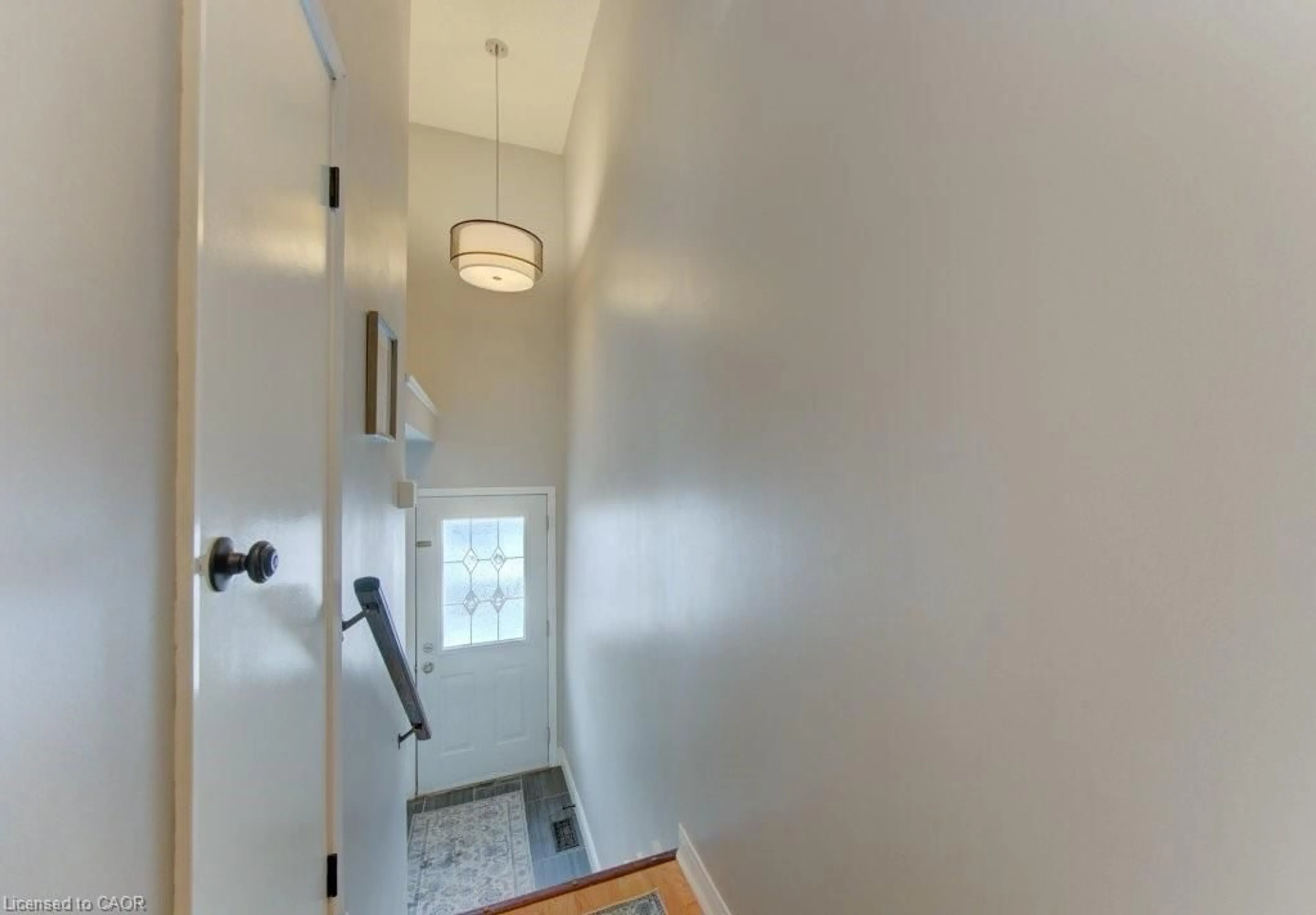 Indoor entryway for 589 Beechwood Dr #48, Waterloo Ontario N2T 2K9