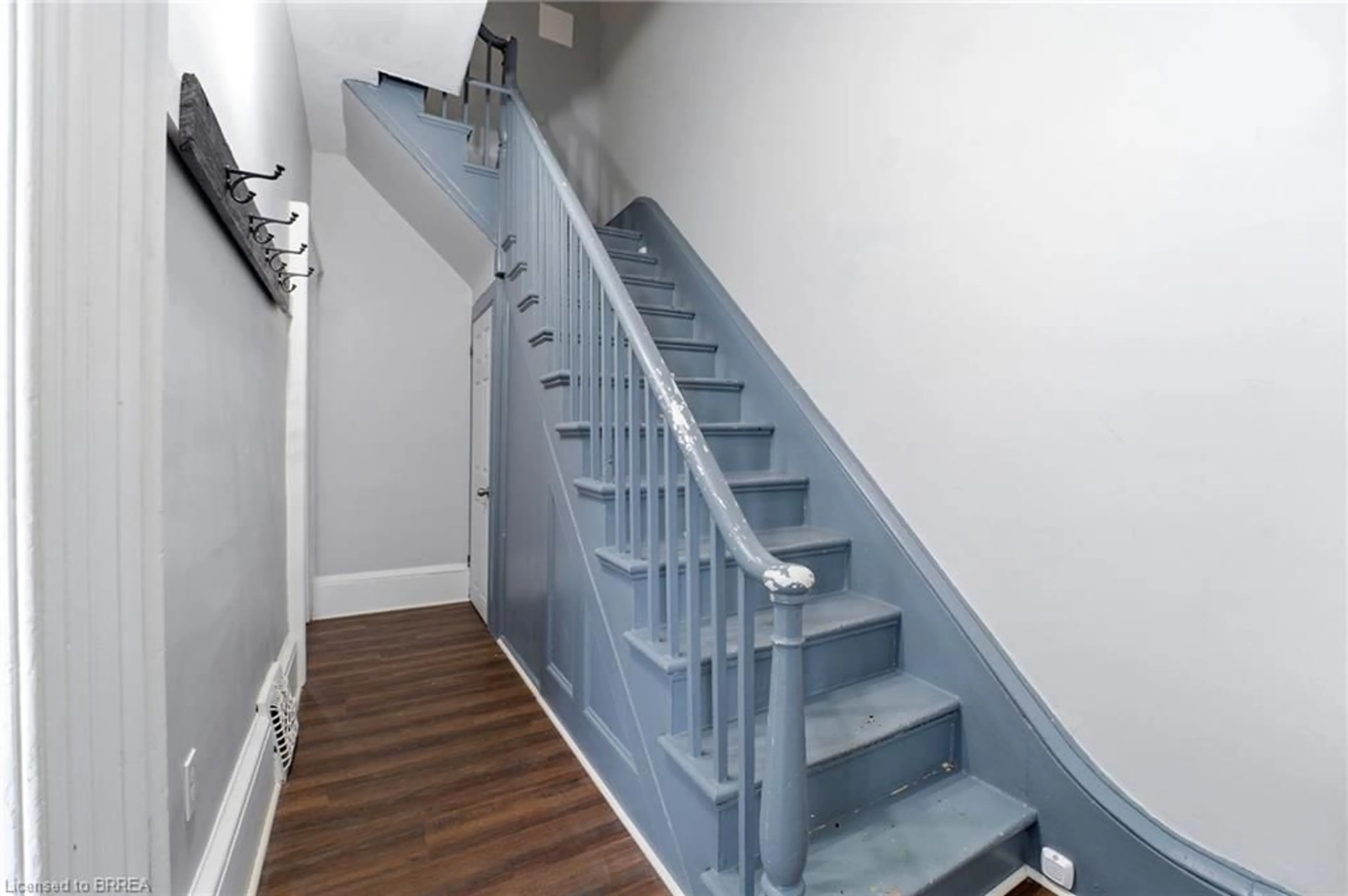 Stairs for 60 West St, Brantford Ontario N3T 3E7