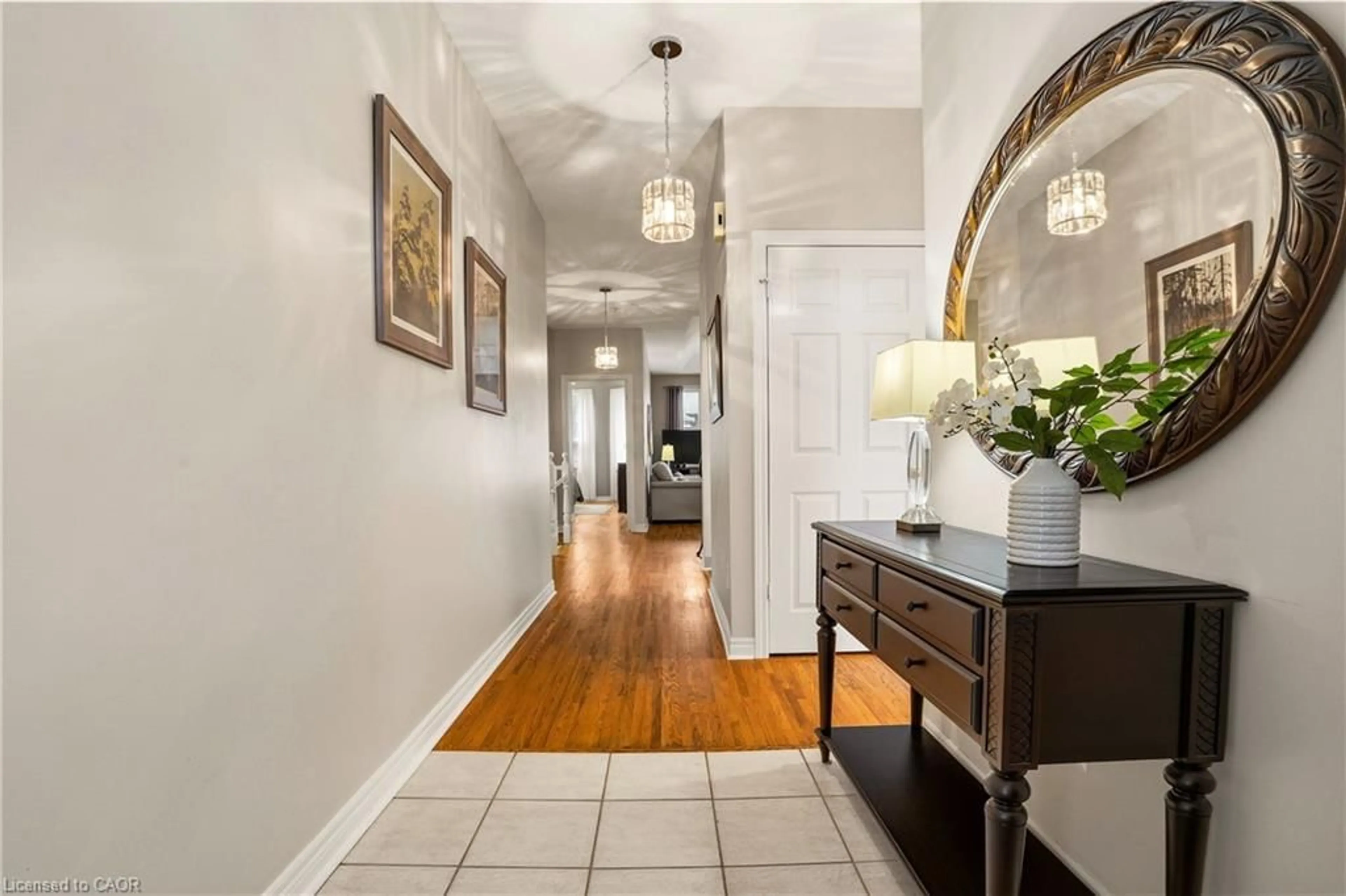 Indoor entryway for 89 Muskoka Dr, Glanbrook Ontario L0R 1W0