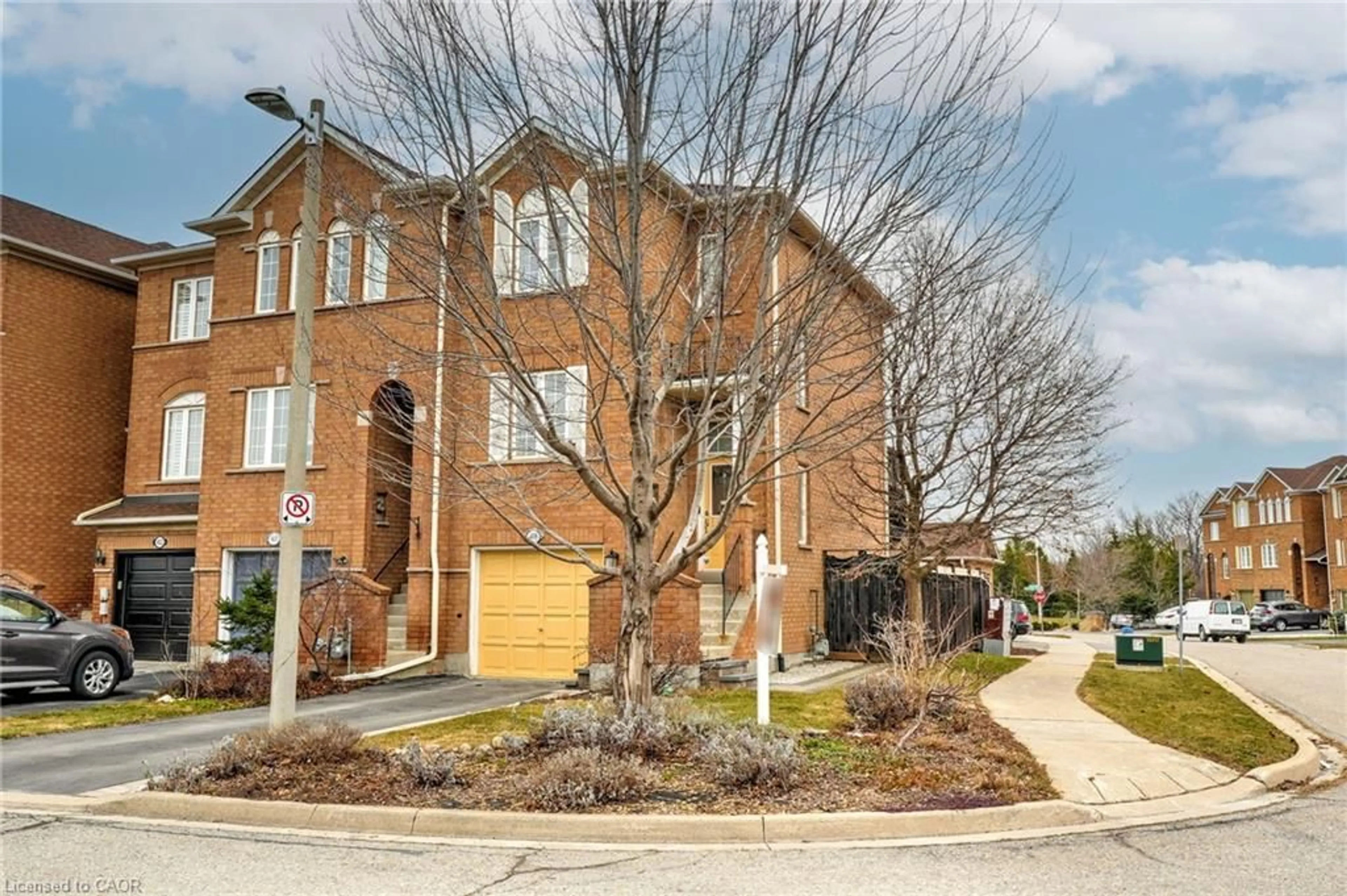 Home with brick exterior material, street for 408 Fairgate Way, Oakville Ontario L6H 6Y1