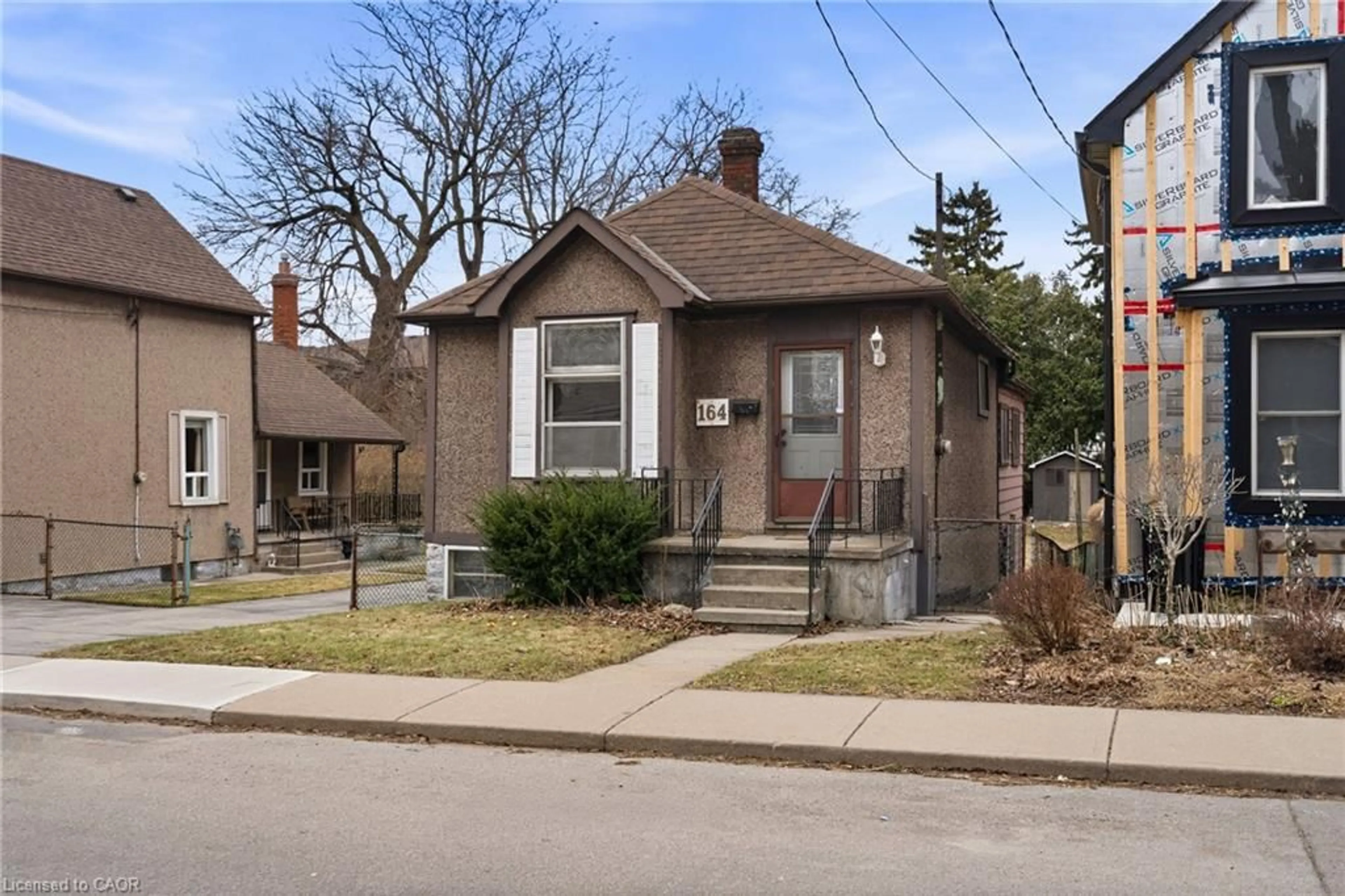 Home with brick exterior material, street for 164 Macaulay St, Hamilton Ontario L8L 3X6