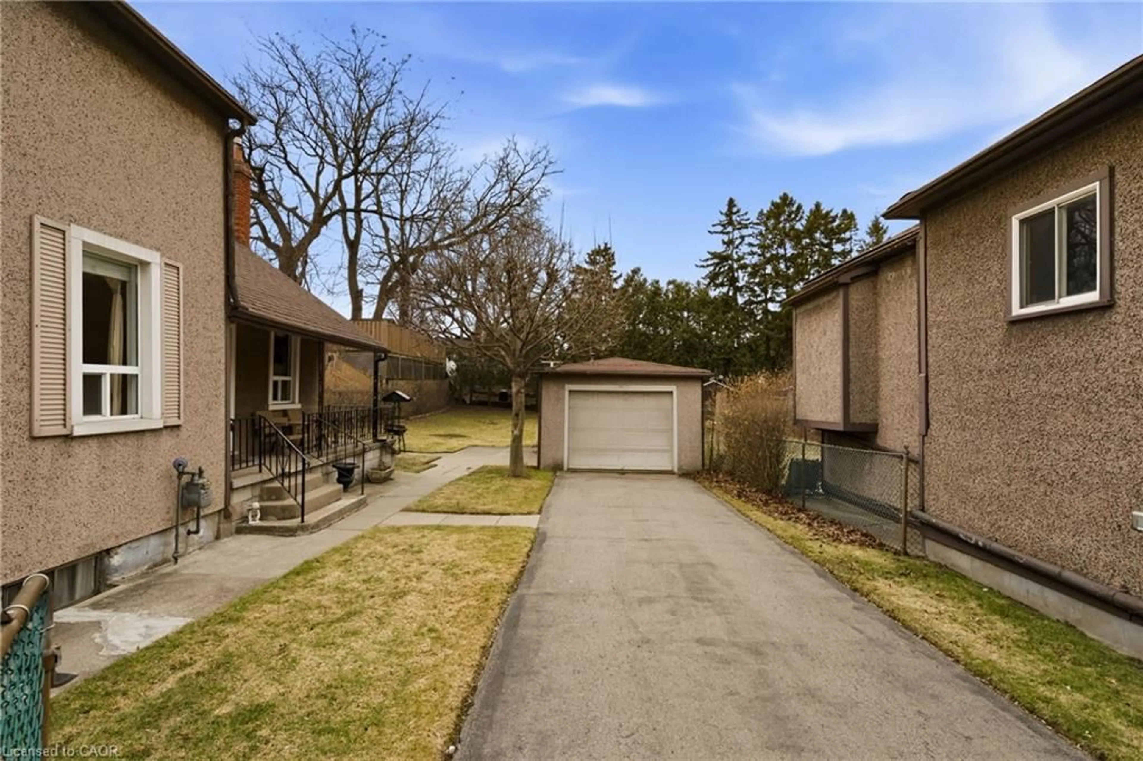 Unknown for 164 Macaulay St, Hamilton Ontario L8L 3X6