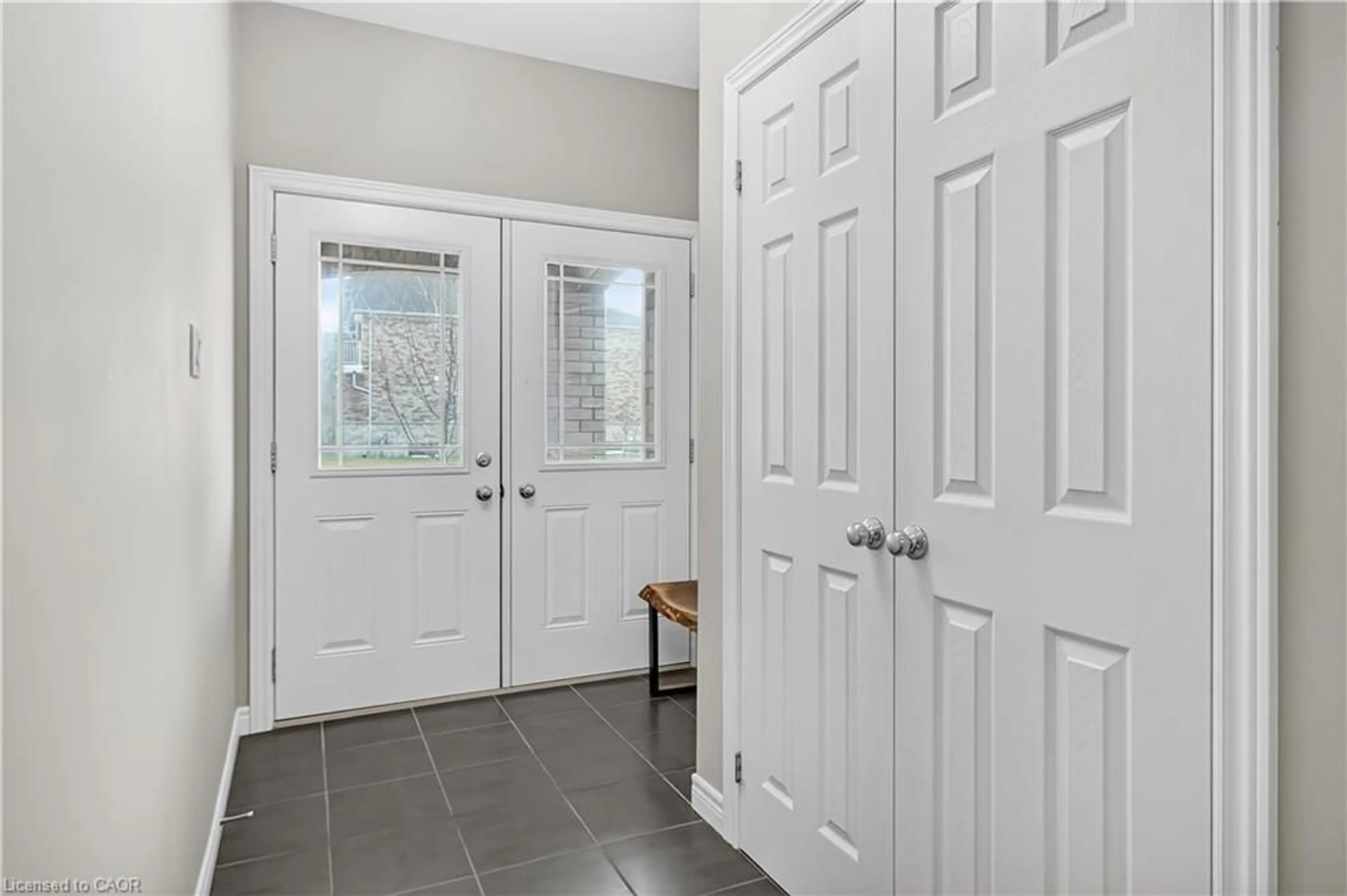 Indoor entryway for 39 Everton Dr, Guelph Ontario N1E 0R9
