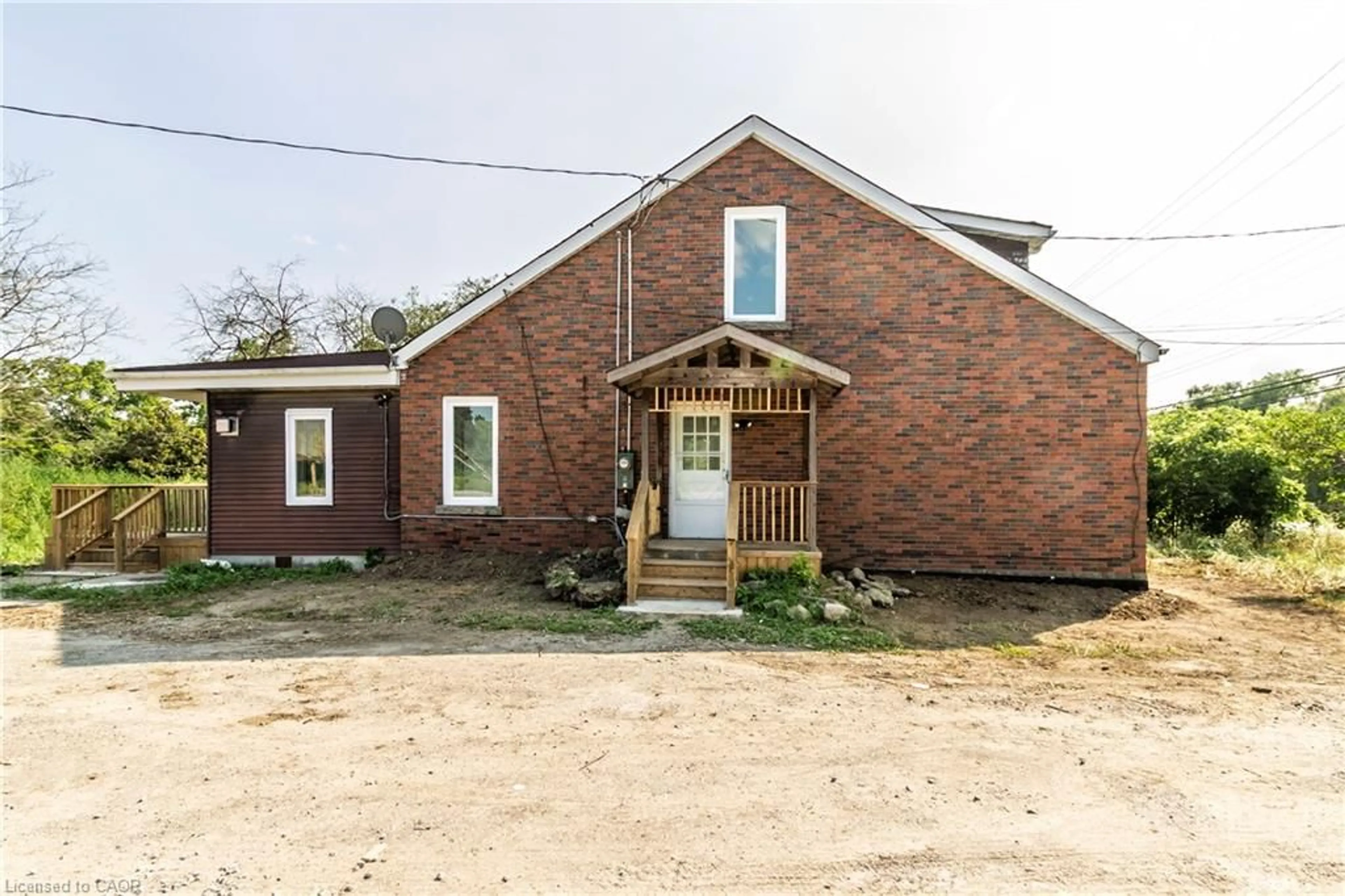 Home with brick exterior material, building for 1411 56 Hwy, Glanbrook Ontario L0R 1P0