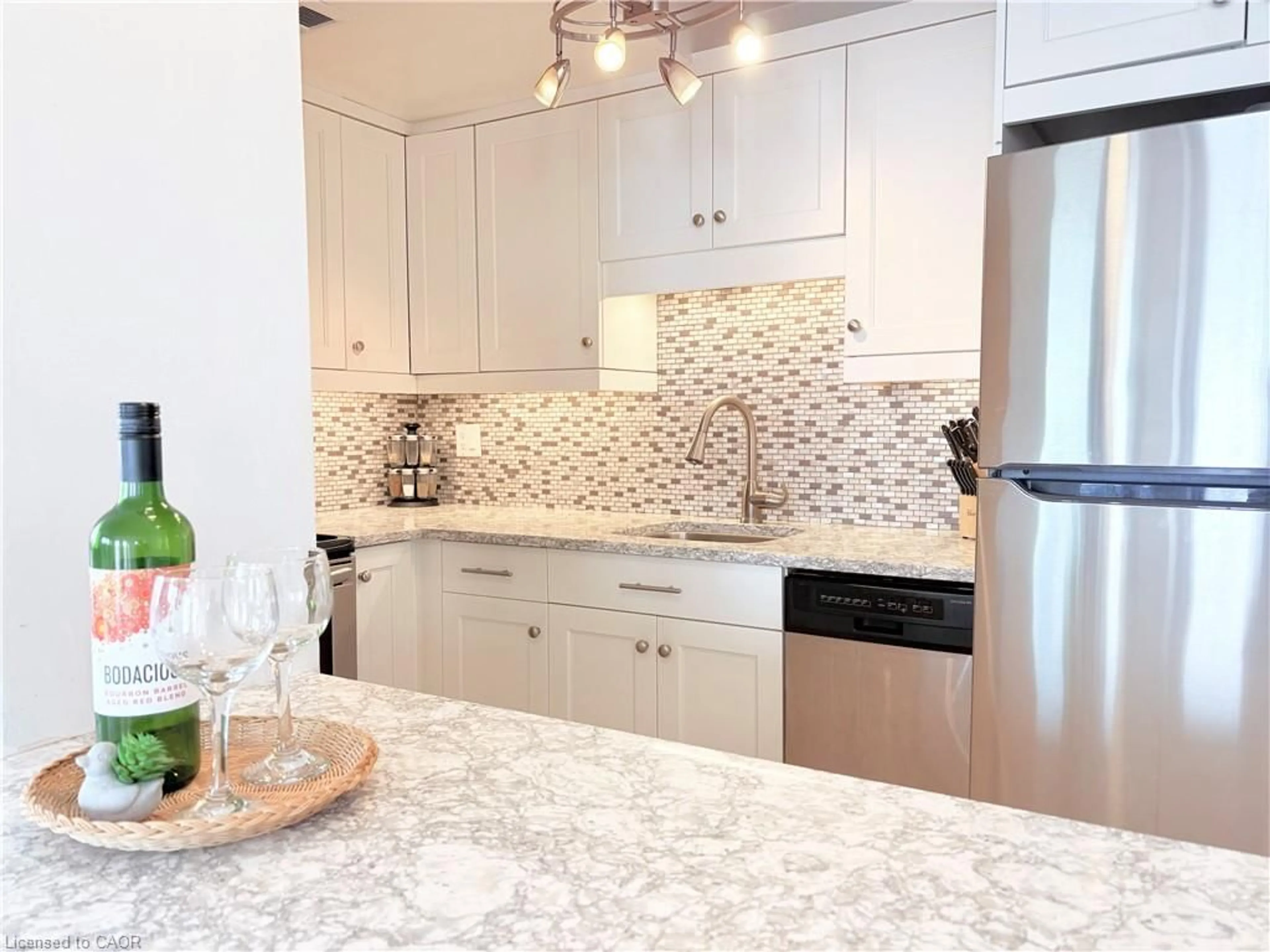 Contemporary kitchen, ceramic/tile floor for 150 Charlton Ave #2206, Hamilton Ontario L8N 3X3
