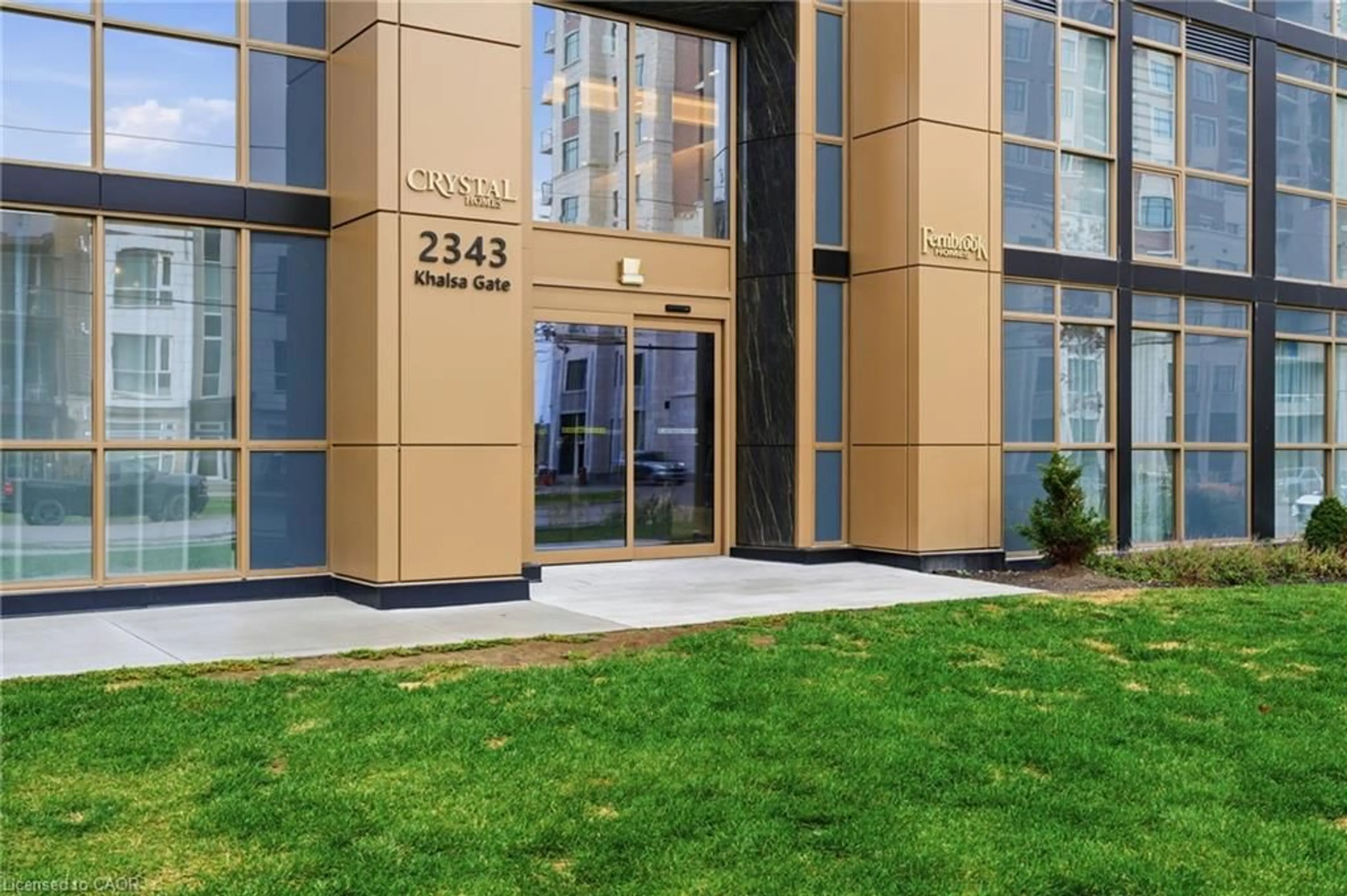 Indoor foyer for 2343 Khalsa Gate, Oakville Ontario L6M 5R6