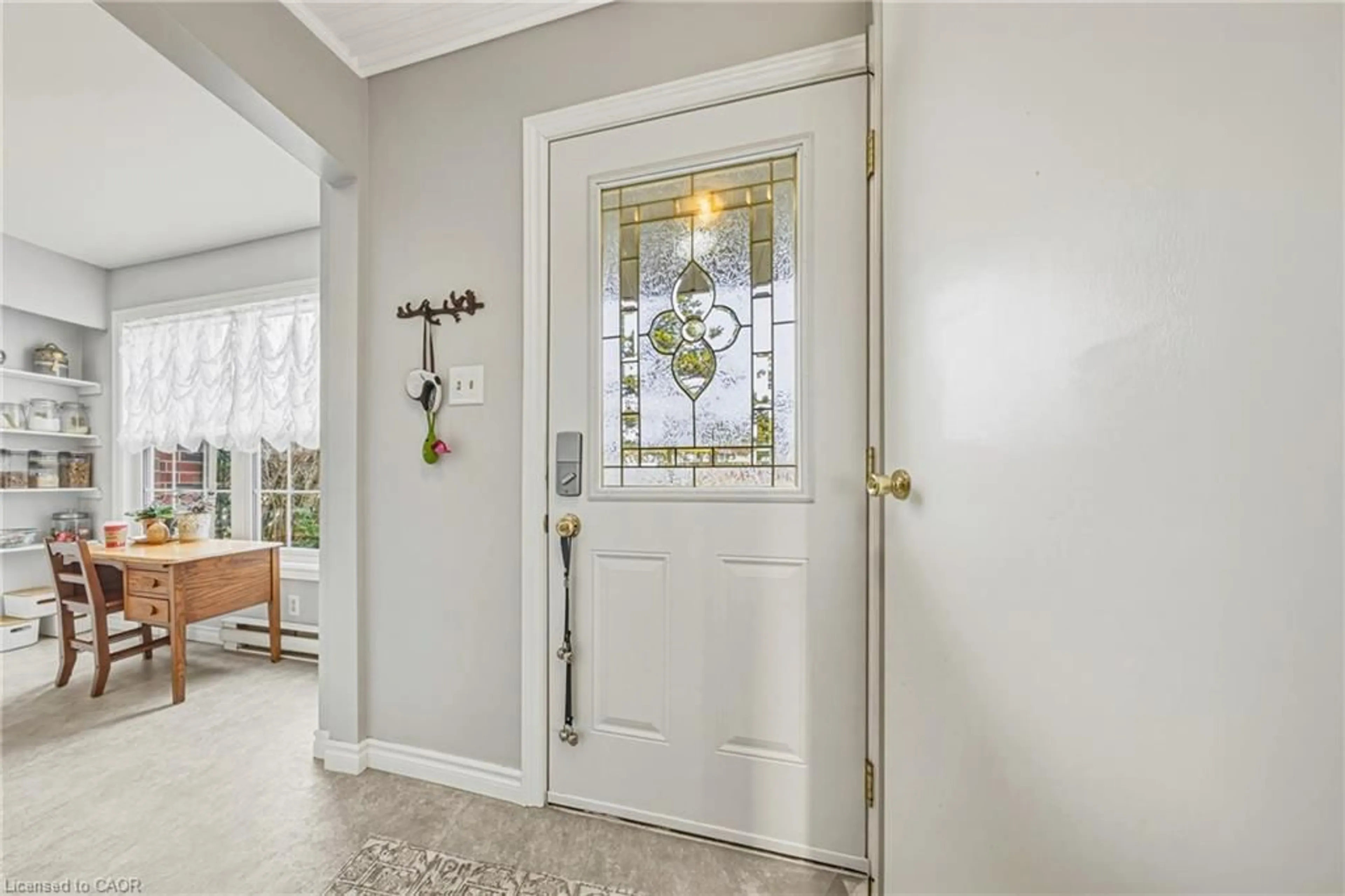 Indoor entryway for 26 Poplar Dr #25, Cambridge Ontario N3C 4A3