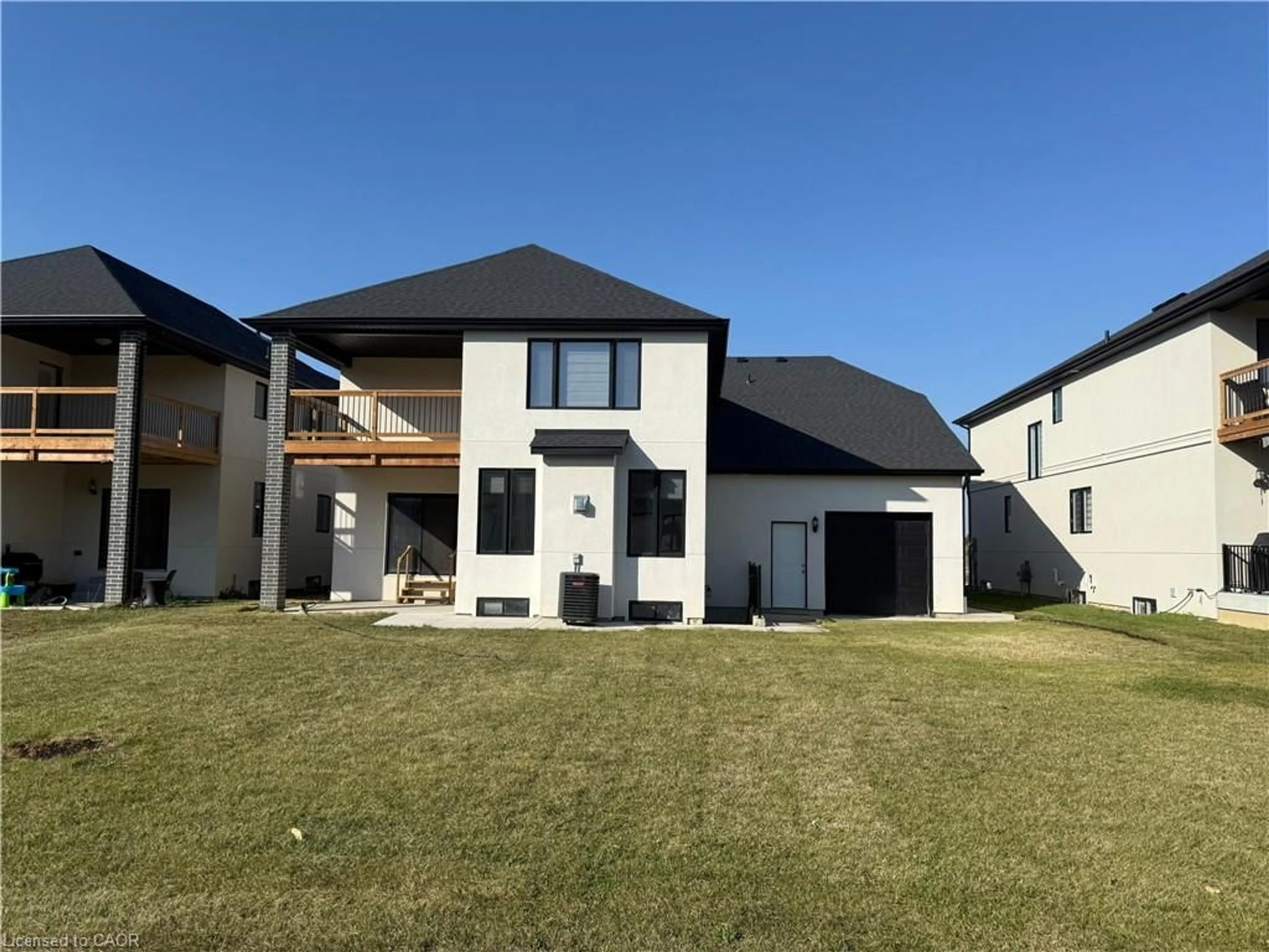 A pic from outside/outdoor area/front of a property/back of a property/a pic from drone, street for 193 Whelan Ave, Amherstburg Ontario N9V 0G9