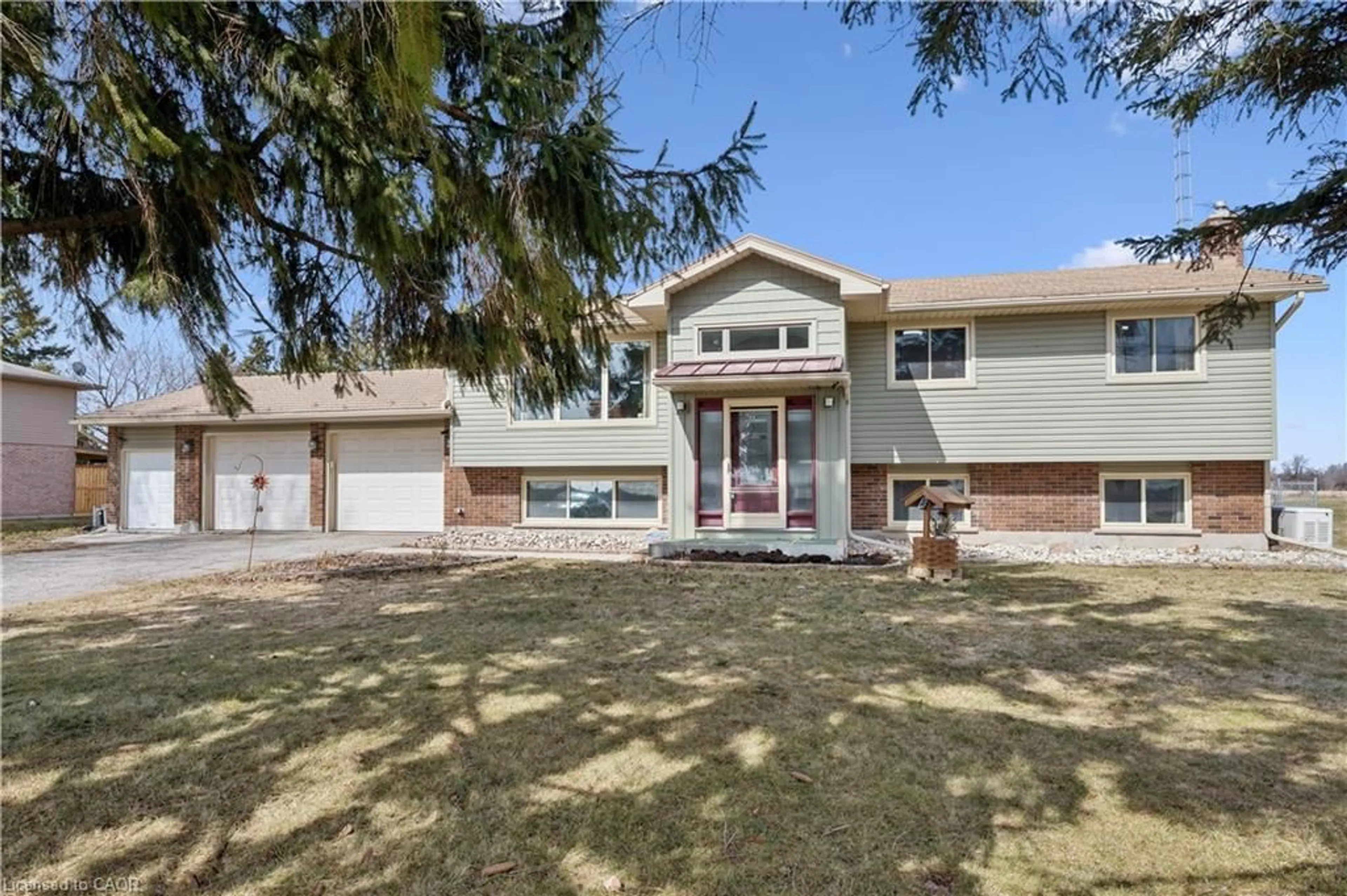 Home with vinyl exterior material, street for 7422 Wellington Rd 51 Rd, Ariss Ontario N0B 1B0