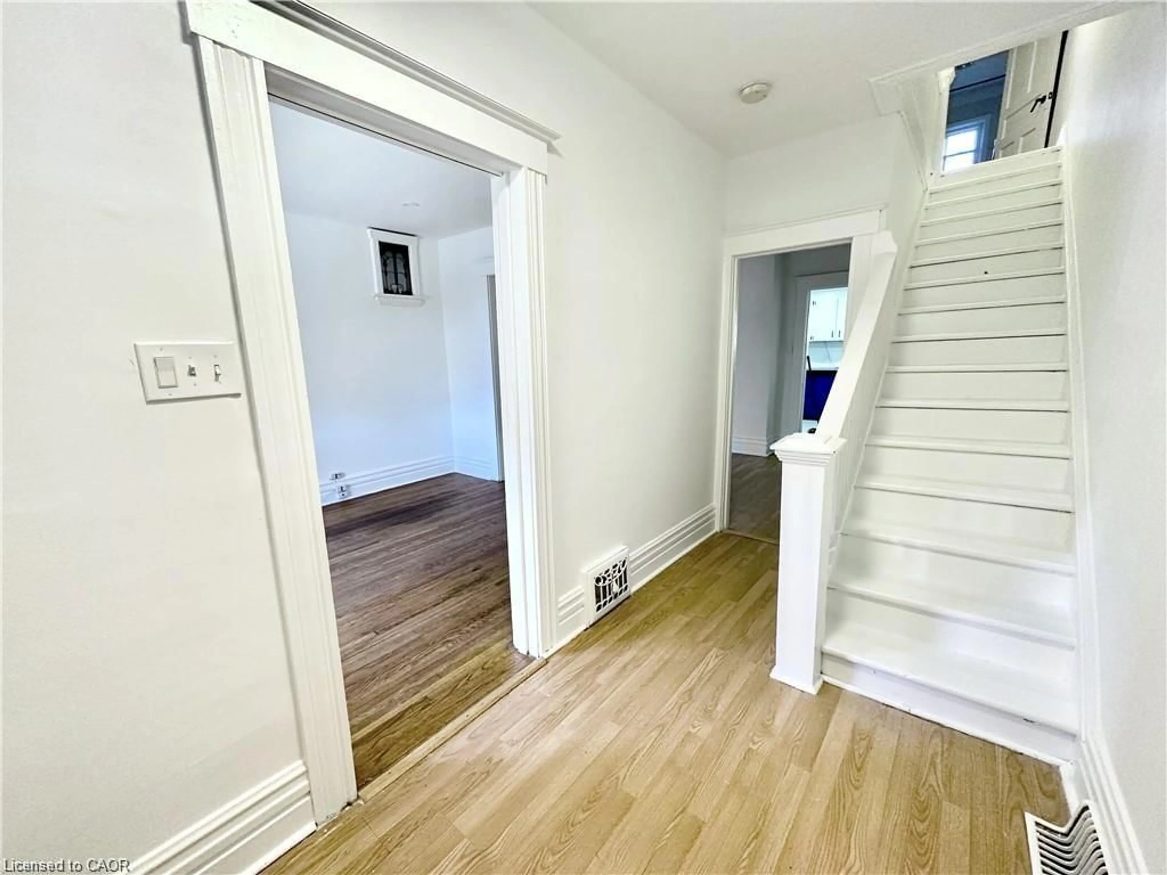 Unknown for 39 Beechwood Ave, Hamilton Ontario L8L 2S5