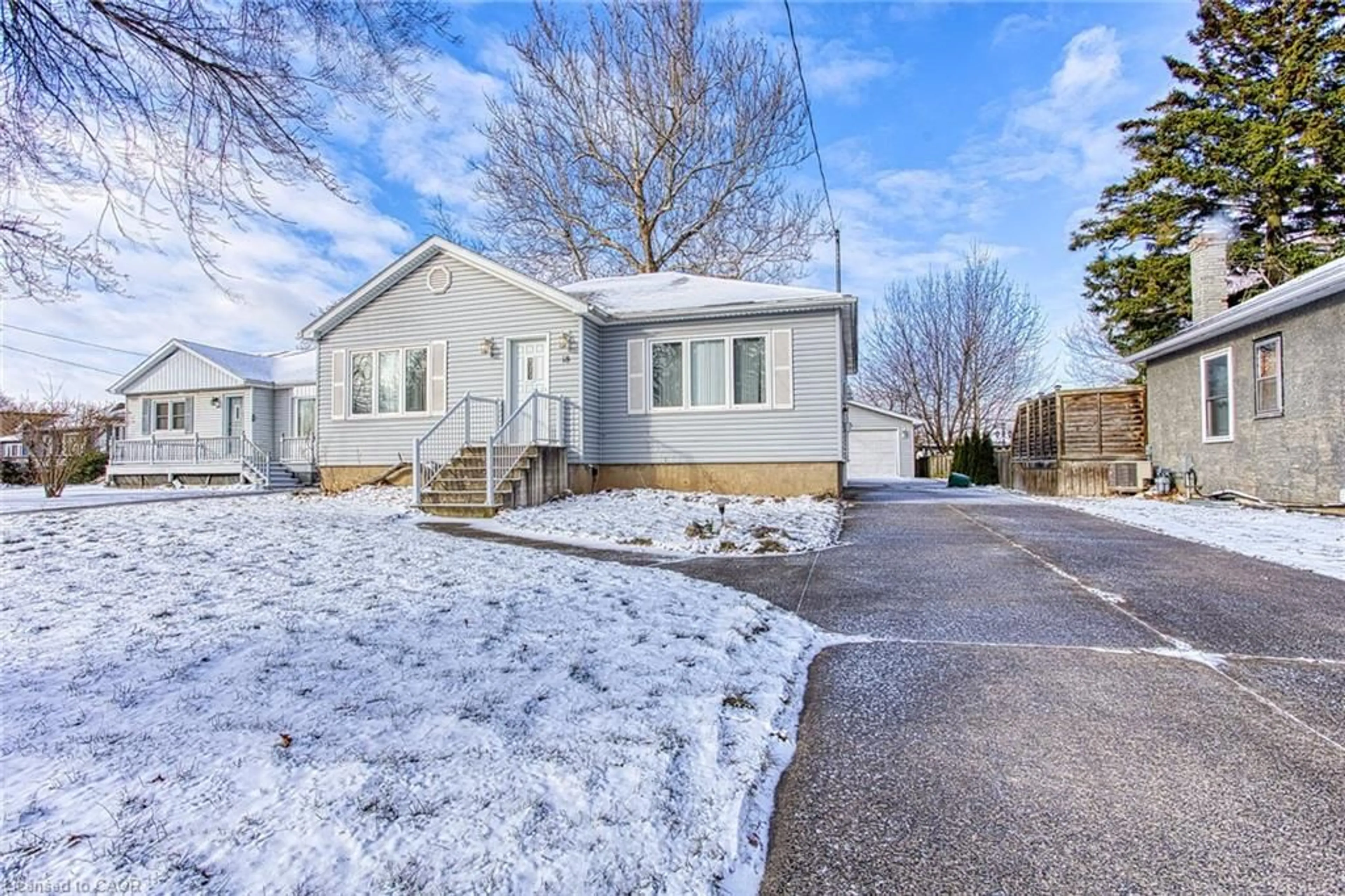 Unknown for 18 Bonavem Dr, St. Catharines Ontario L2N 1X8