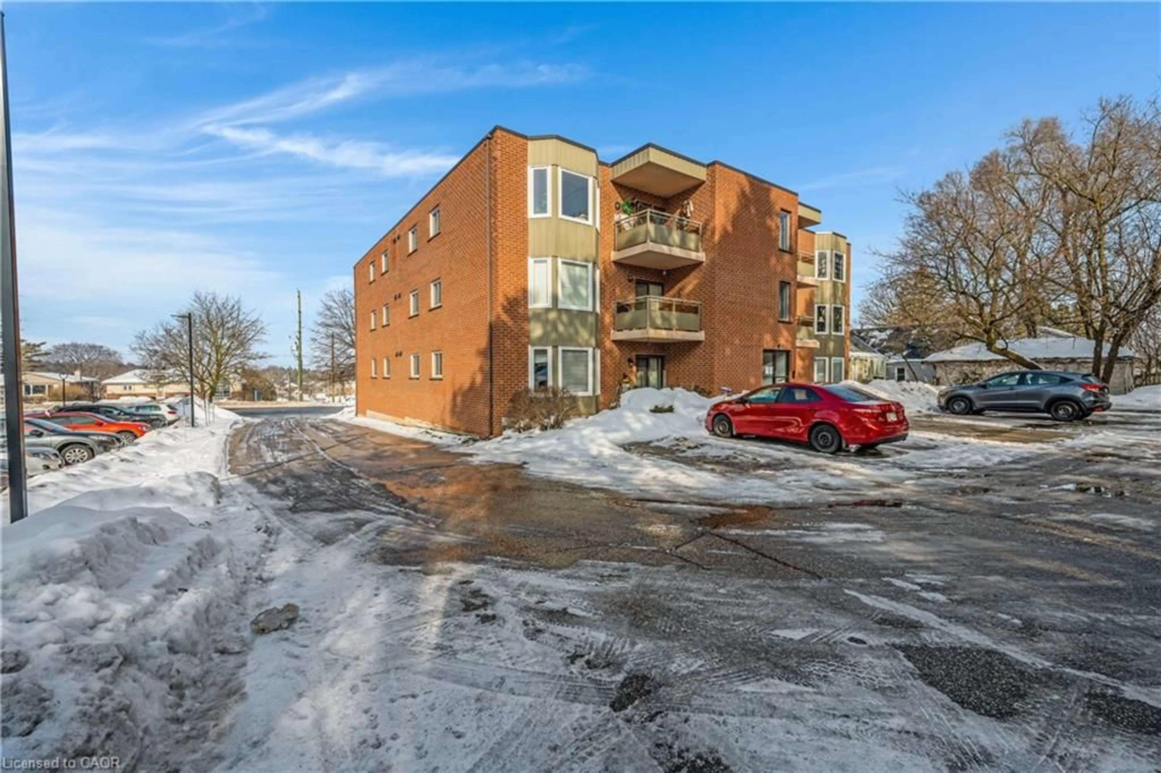 Unknown for 401 Erb St #301, Waterloo Ontario N2L 1W7