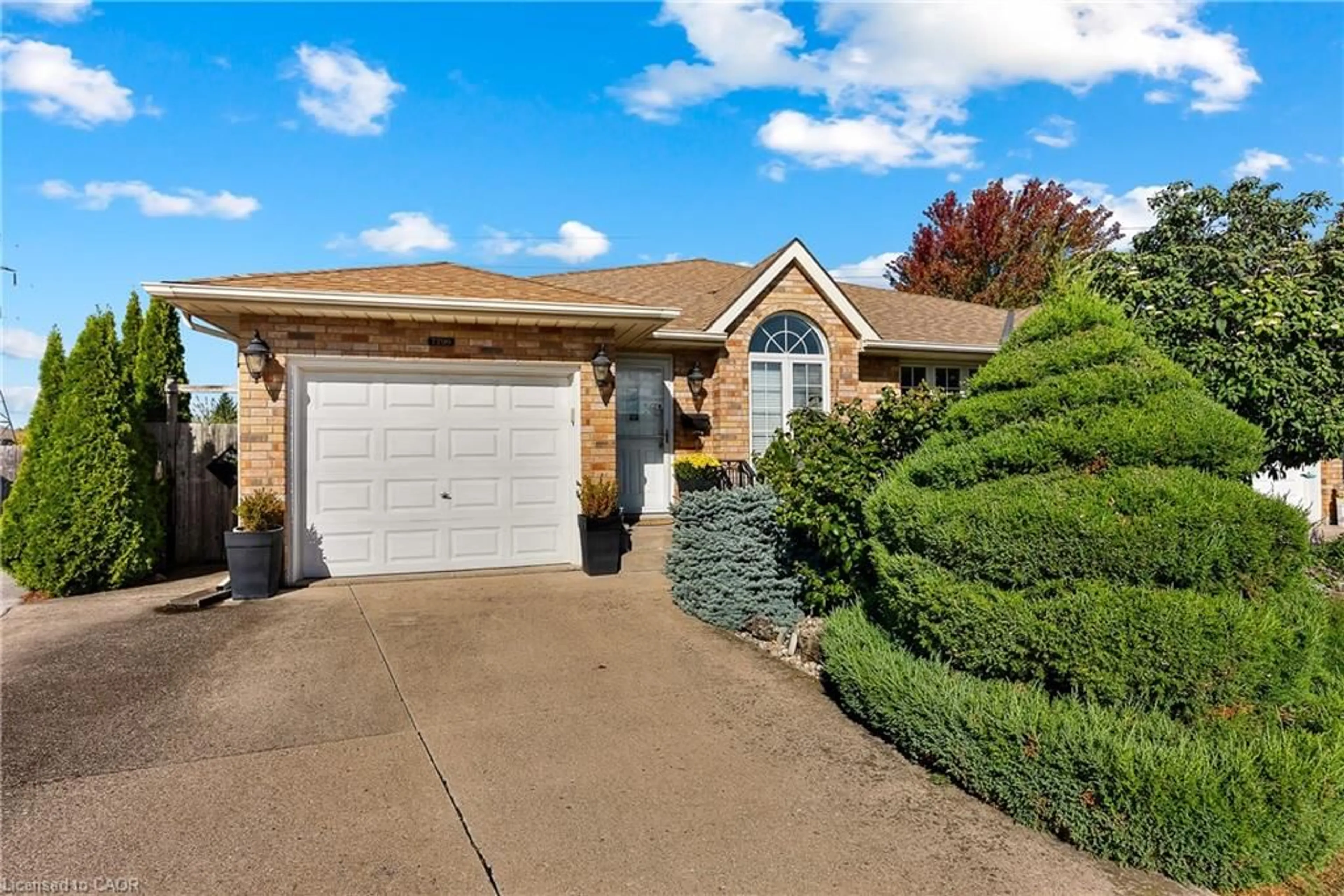 Home with brick exterior material, street for 7799 Yvette Cres, Niagara Falls Ontario L2H 3B6