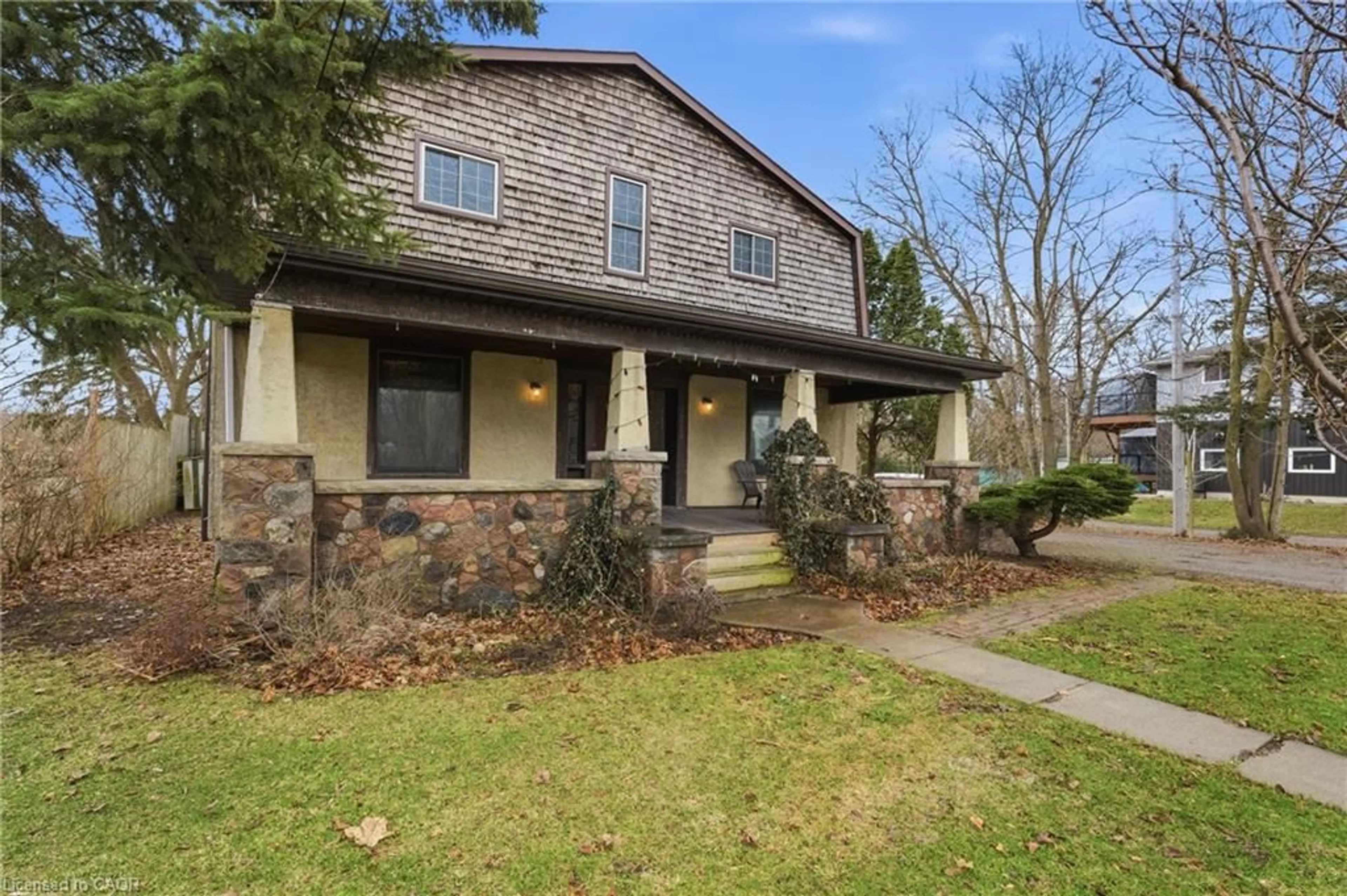 Home with brick exterior material, street for 211 Canborough St, Smithville Ontario L0R 2A0