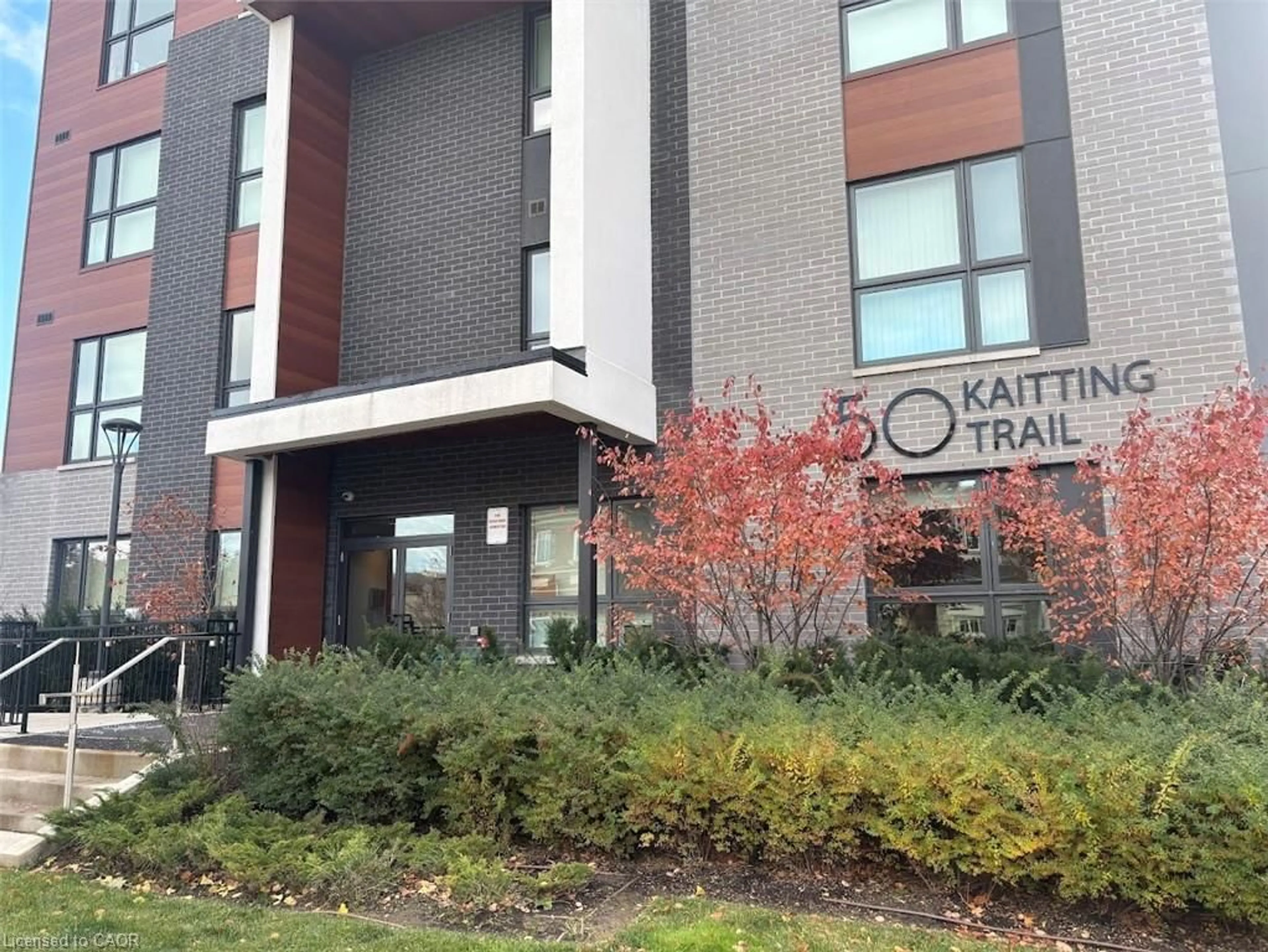 Patio, building for 50 Kaitting Trail #610, Oakville Ontario L6M 5N3