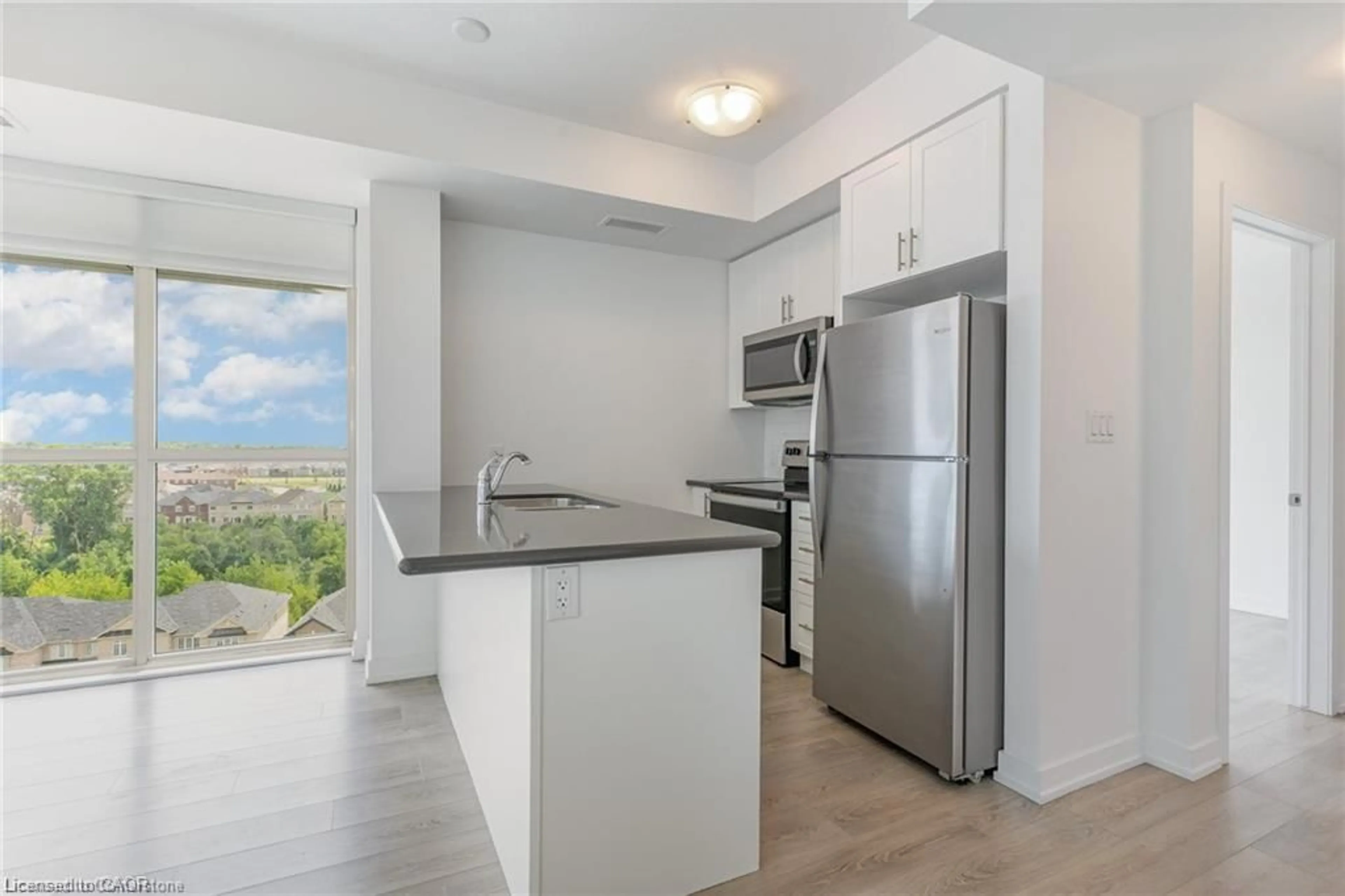 Standard kitchen, unknown for 450 Dundas St #810, Waterdown Ontario L8B 1Z2