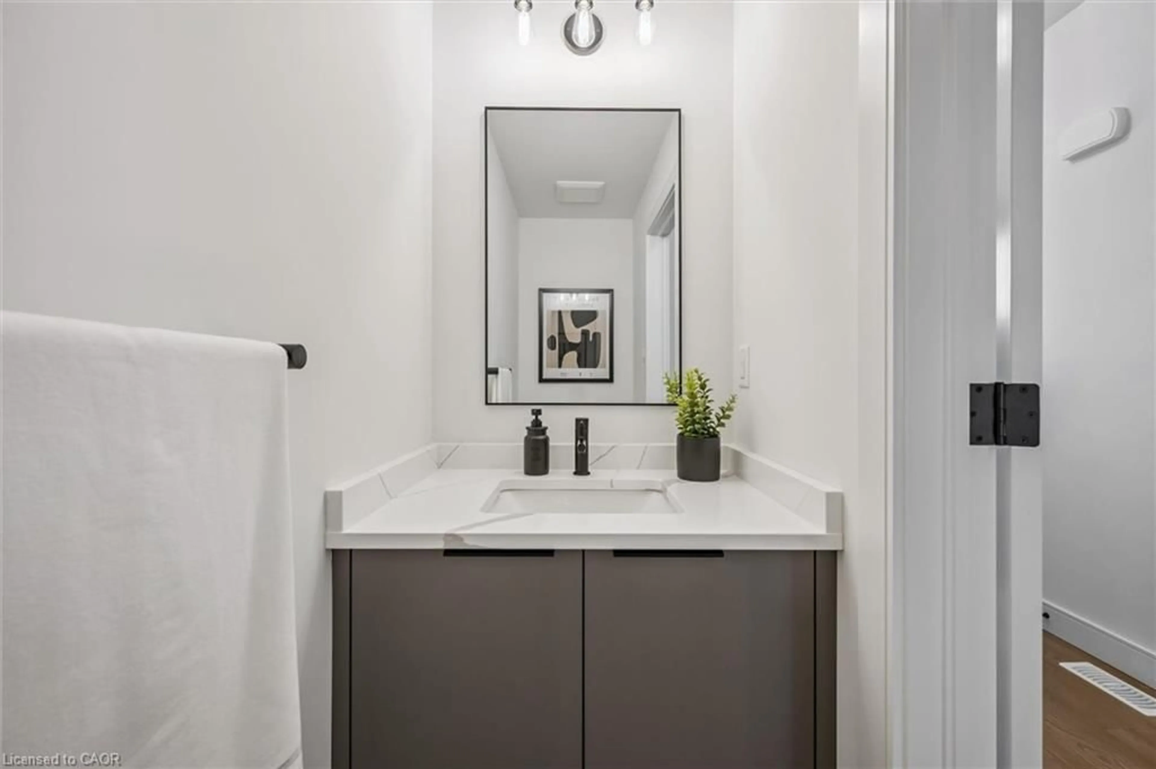 Contemporary bathroom, ceramic/tile floor for 58 Walker Rd, Ingersoll Ontario N5C 4H3