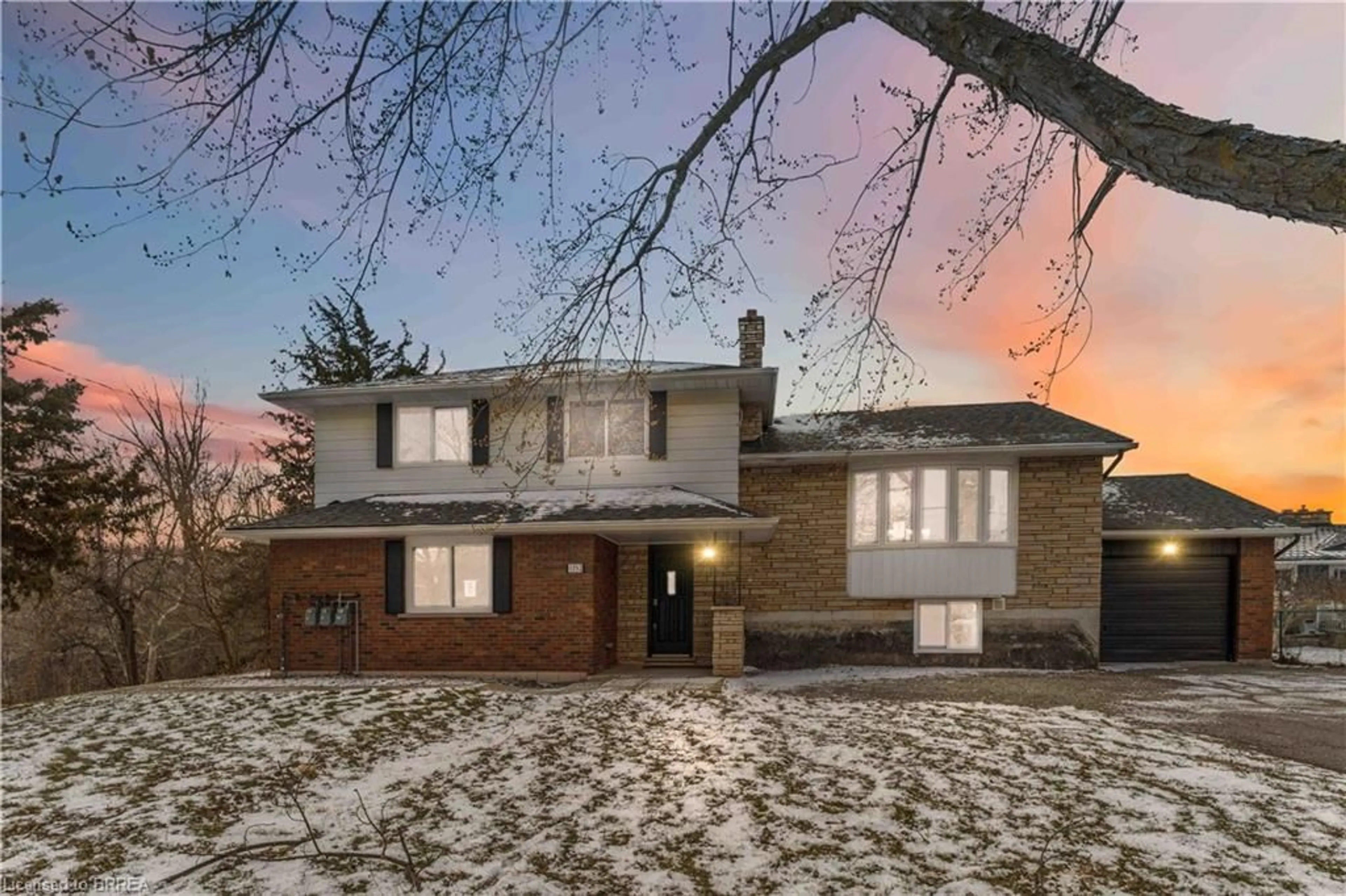 Home with brick exterior material, street for 1352 #8 Hwy, Stoney Creek Ontario L8E 5K6