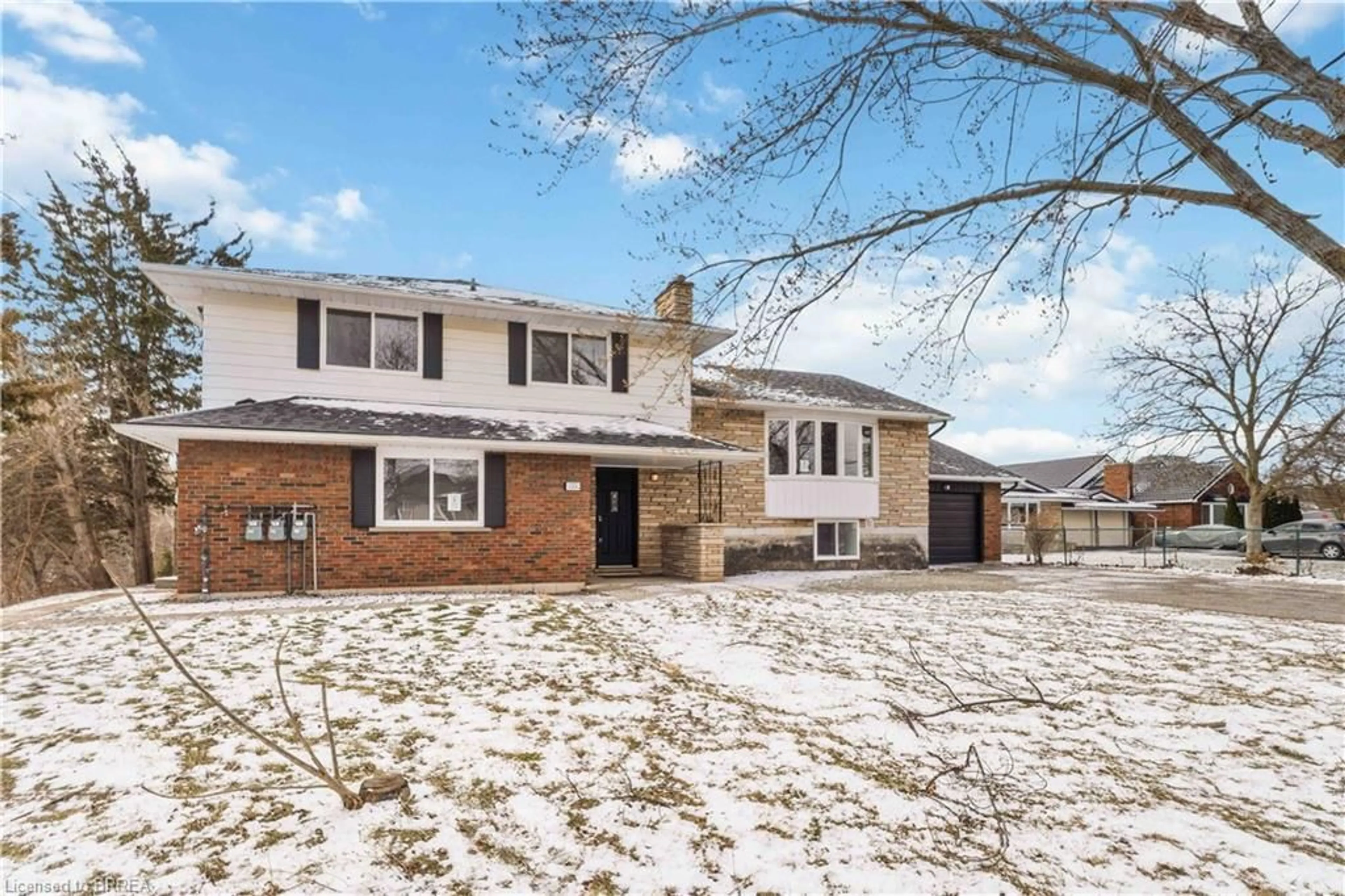 Home with brick exterior material, street for 1352 #8 Hwy, Stoney Creek Ontario L8E 5K6