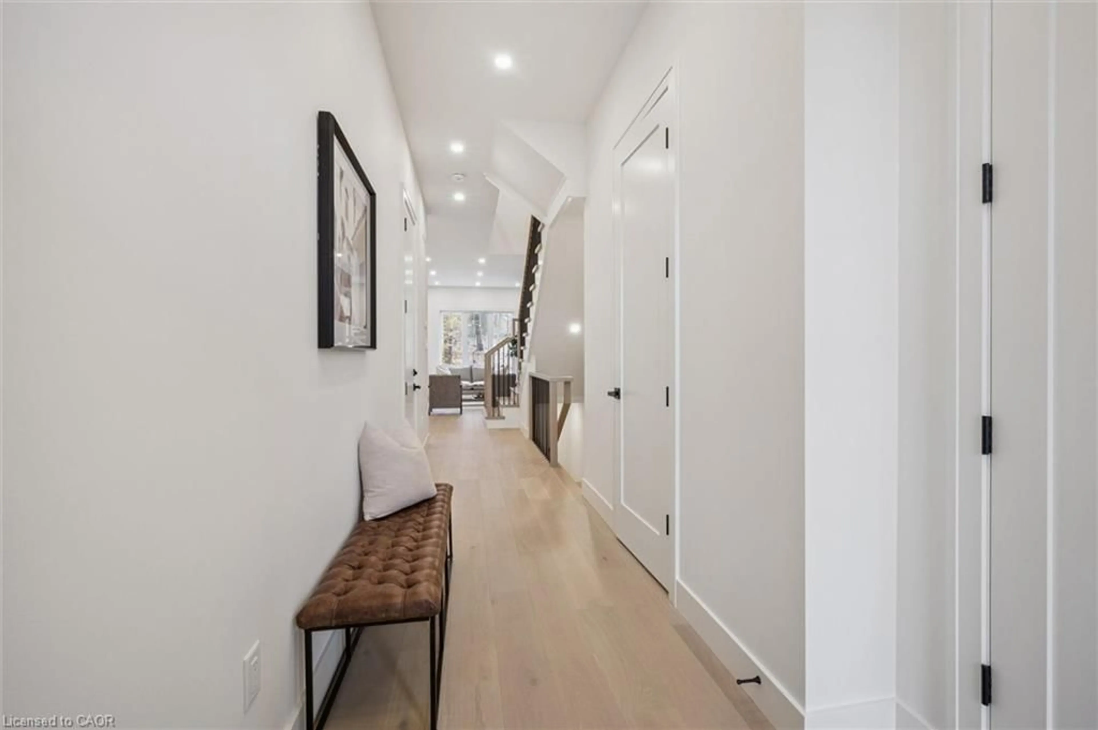 Indoor entryway for 548 Peach Blossom Crt, Kitchener Ontario N2E 3Z9