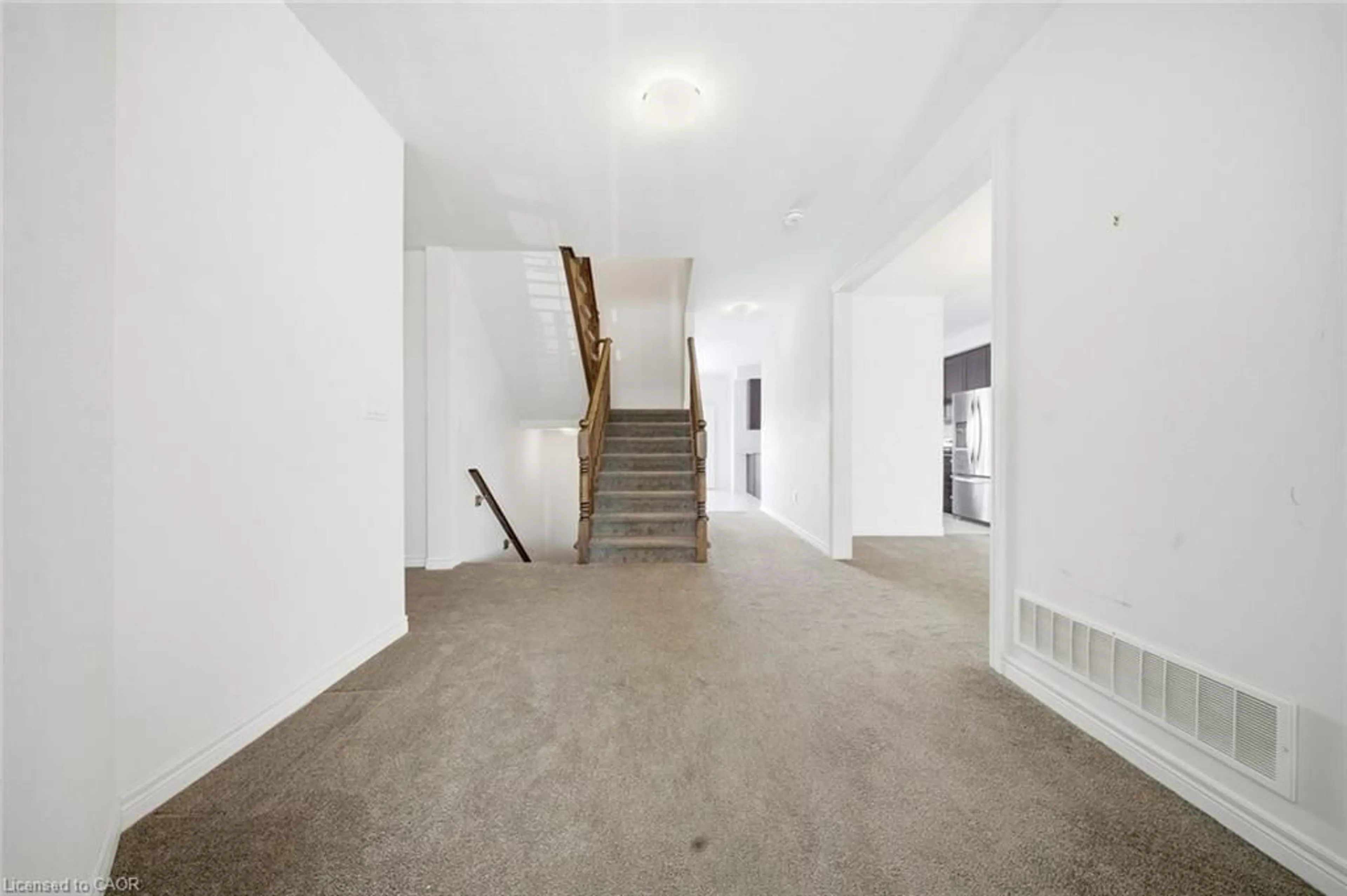 Indoor foyer for 38 Mcgovern Lane, Paris Ontario N3L 0K3