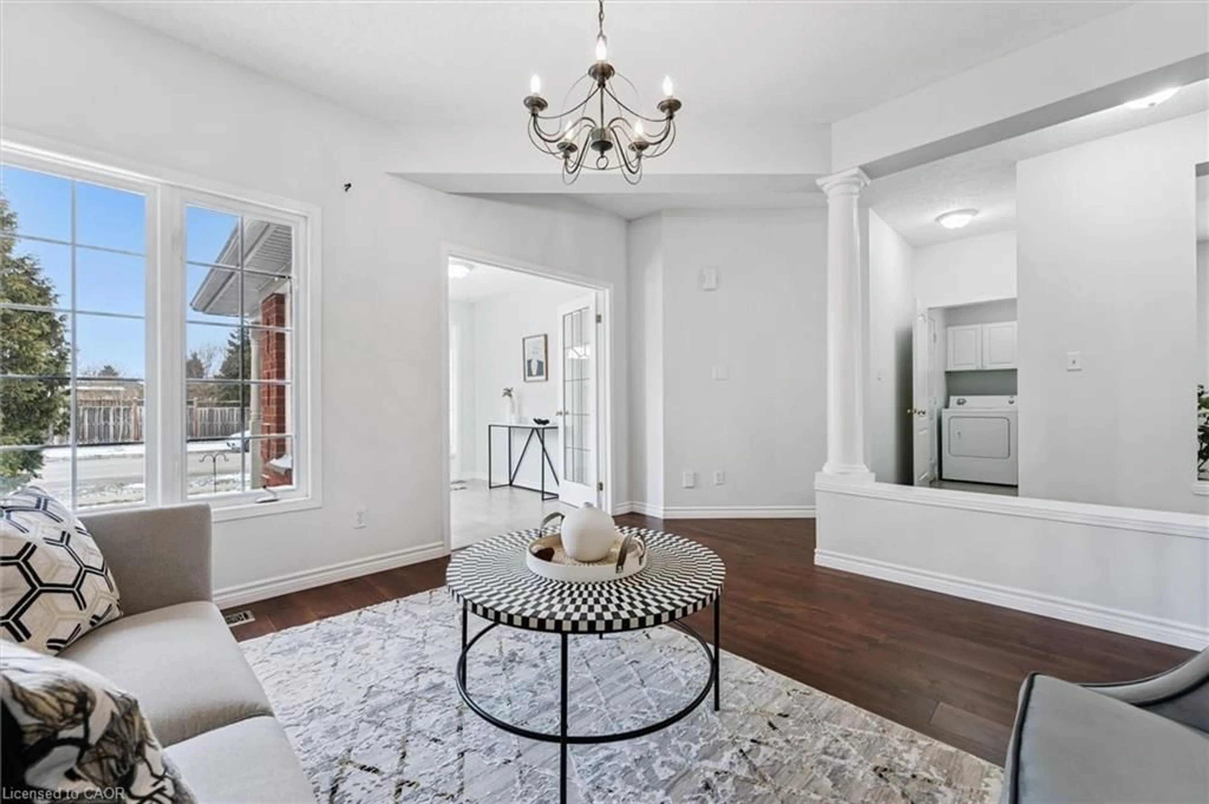 Indoor entryway for 571 New Bedford Dr, Waterloo Ontario N2K 4M7