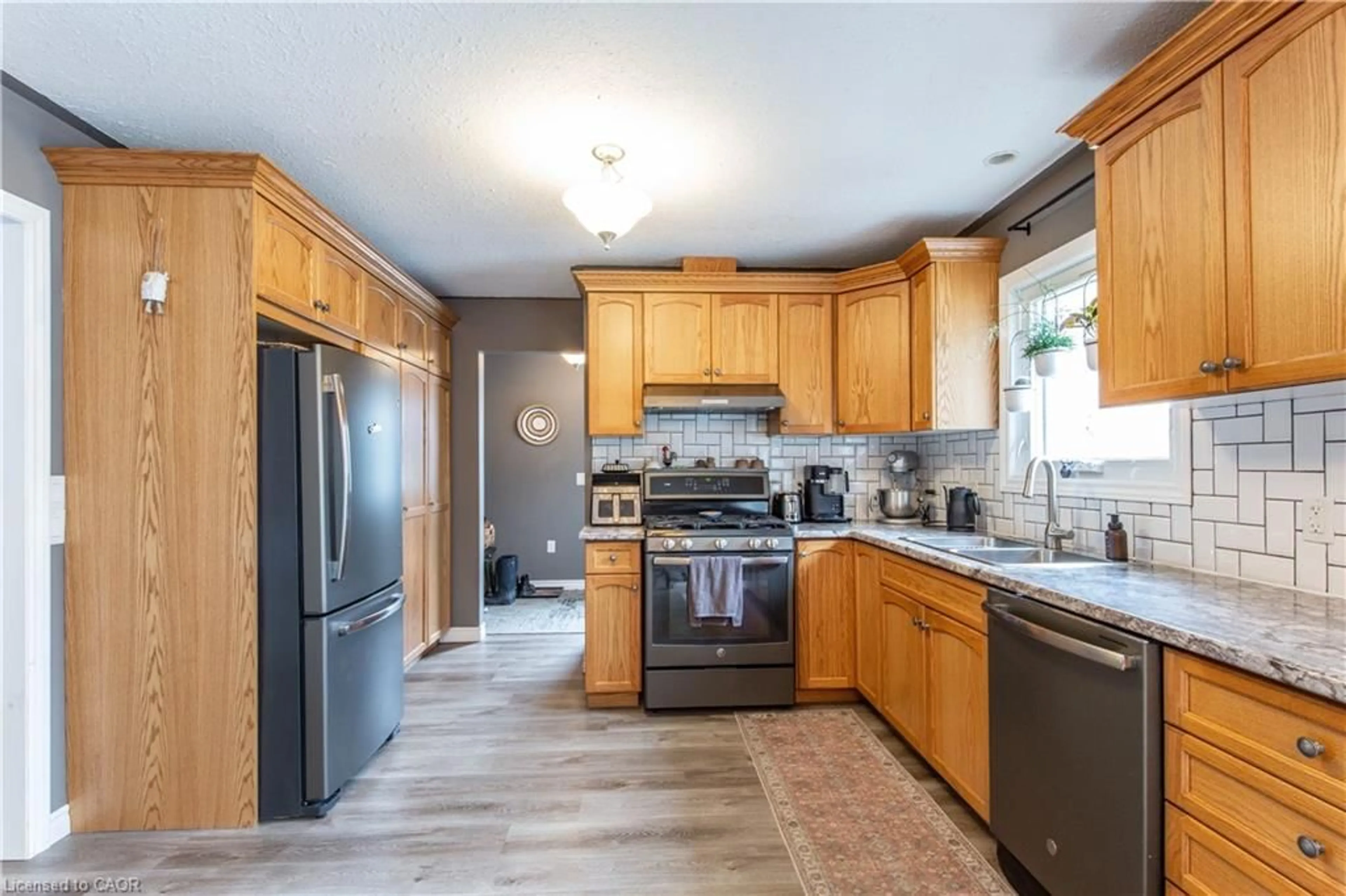 Open concept kitchen, unknown for 163511 Brownsville Rd, Brownsville Ontario N0L 1C0